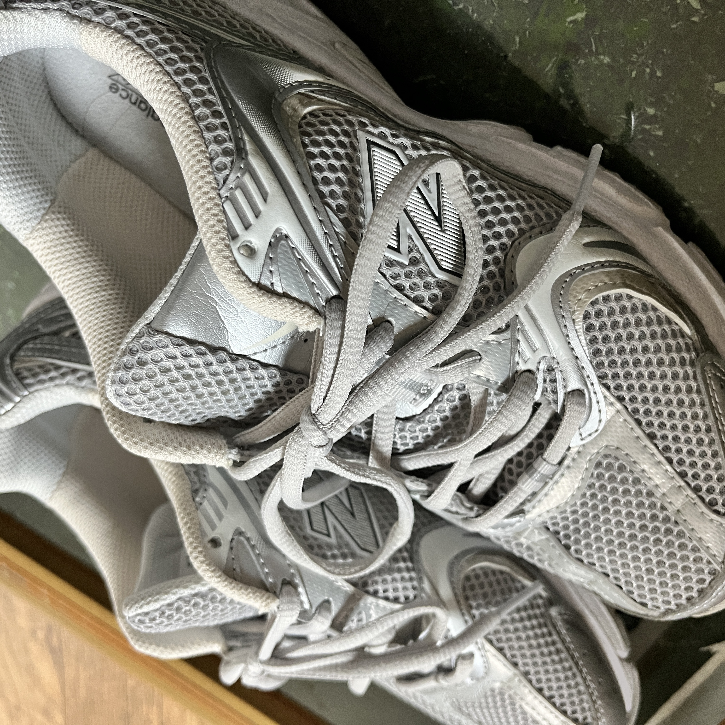 New Balance 530 Silver Grey 착용 스타일