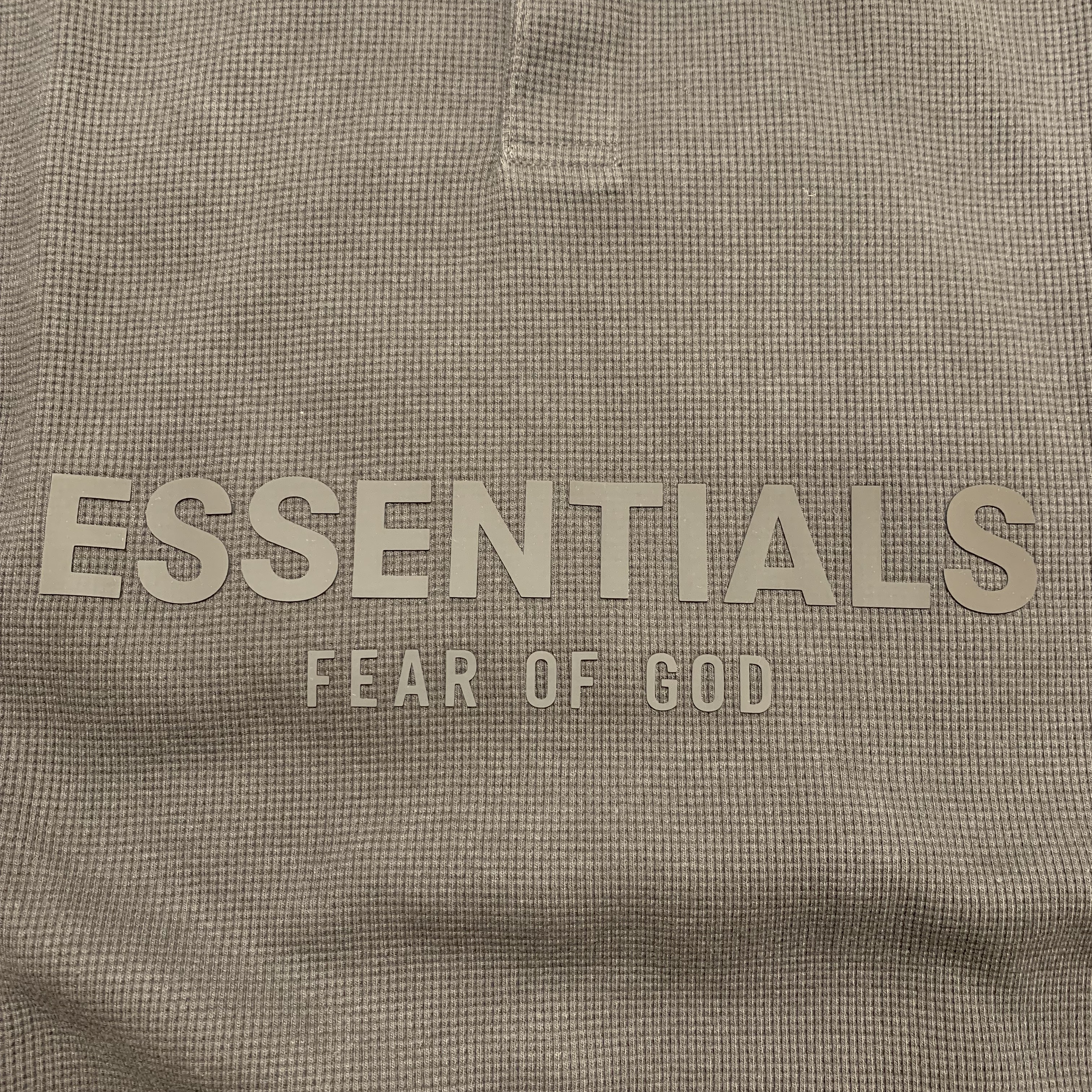 Essentials Waffle Henley Rugby Off-Black - 23SS 착용 스타일