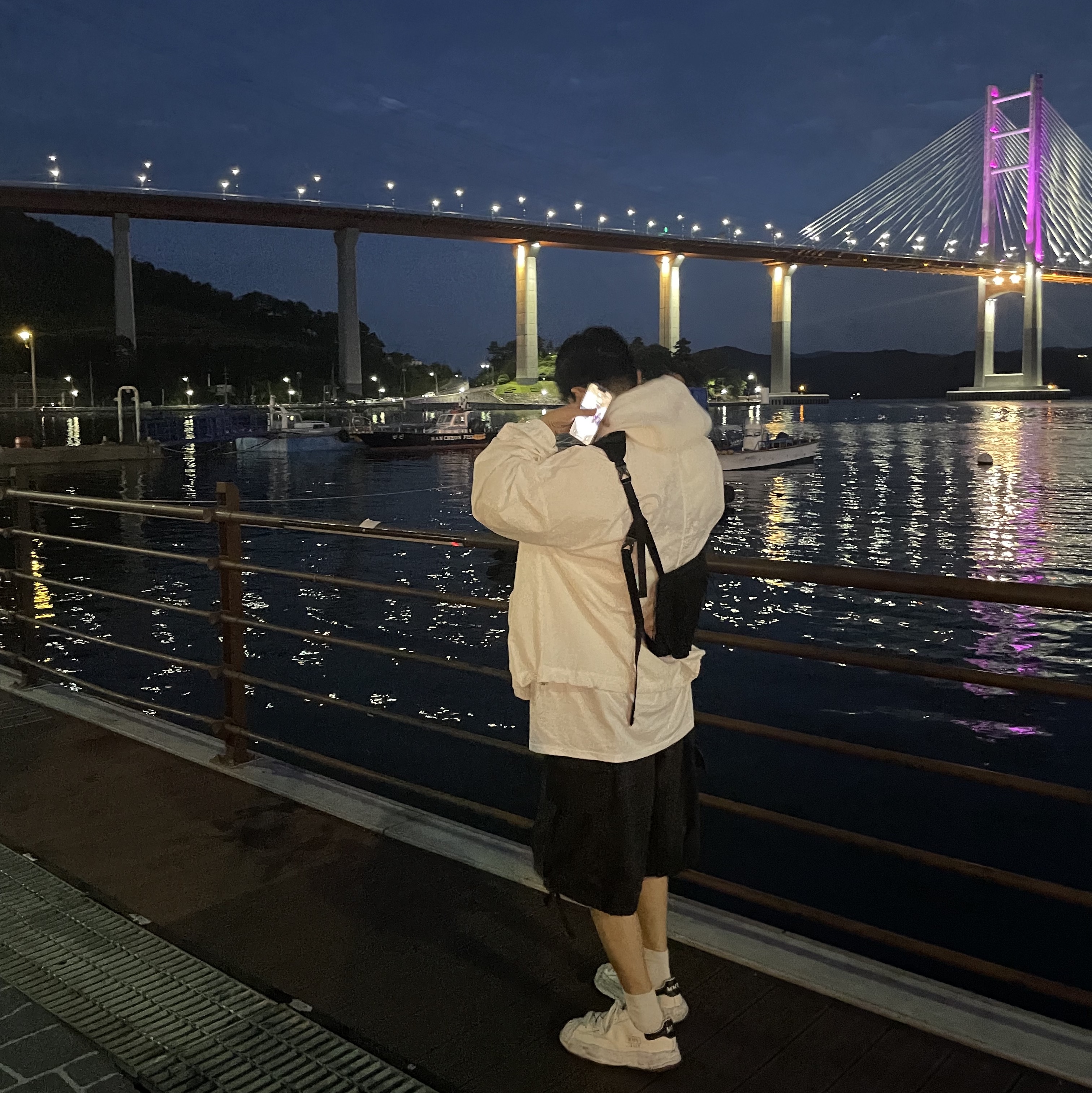 C.P. Company Nylon B Crossbody Rucksack Black - 23SS, Stussy World Tour T-Shirt White 2023 착용 스타일