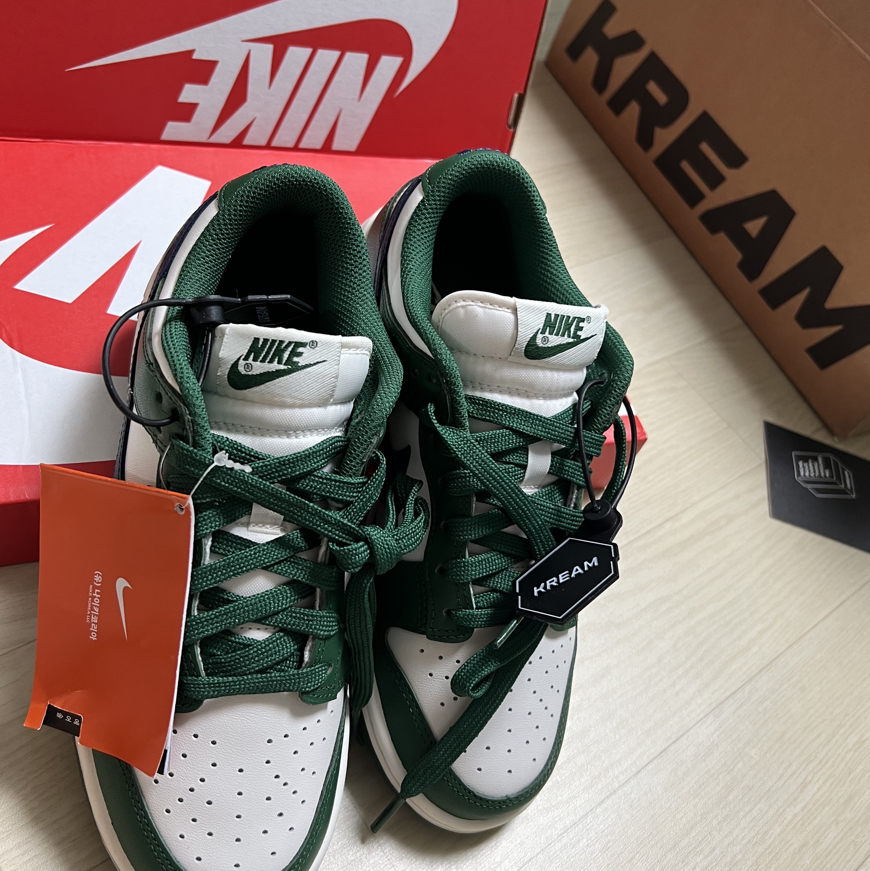 (W) Nike Dunk Low Gorge Green 착용 스타일 - 1