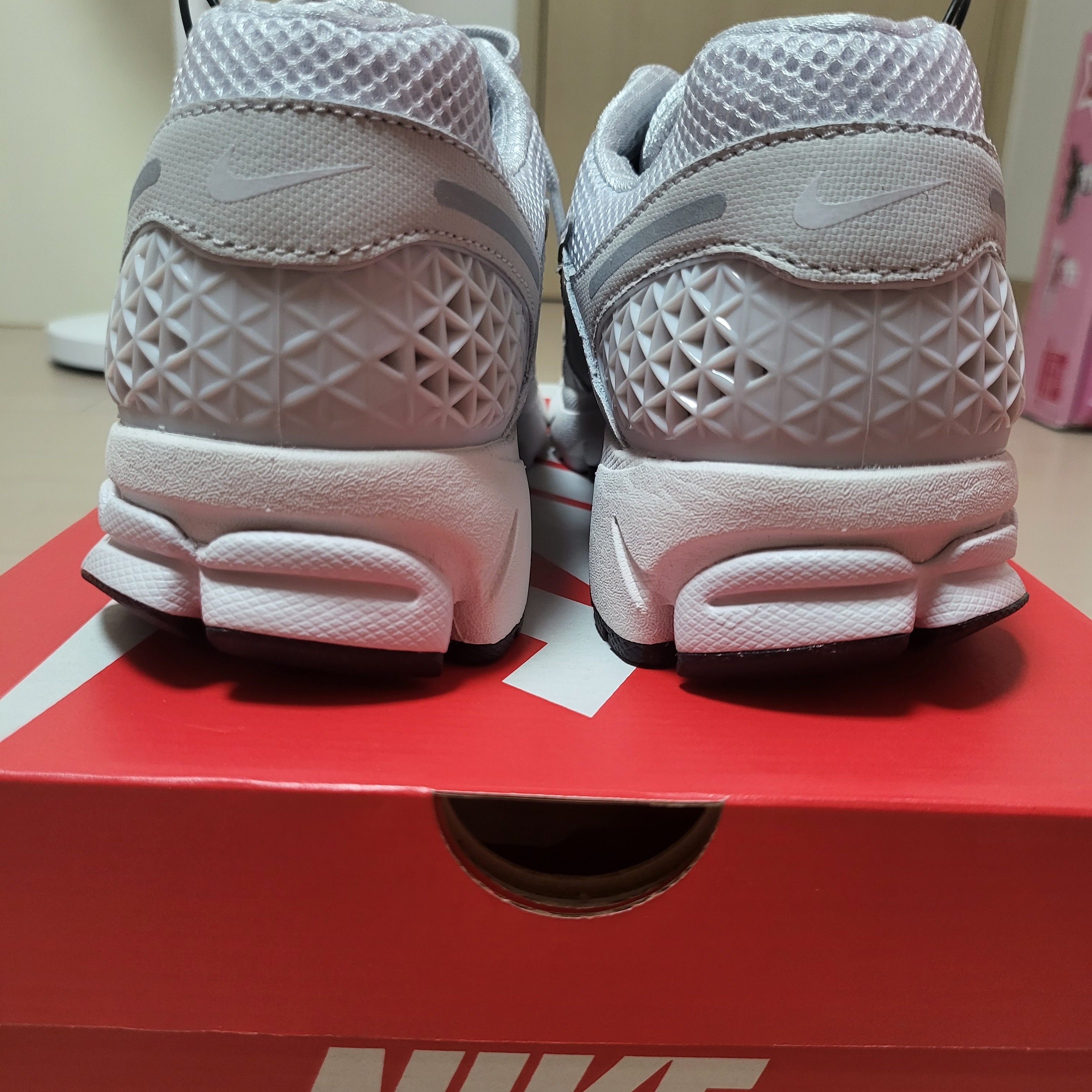 Nike Zoom Vomero 5 SP Vast Grey 2023 착용 스타일 - 3