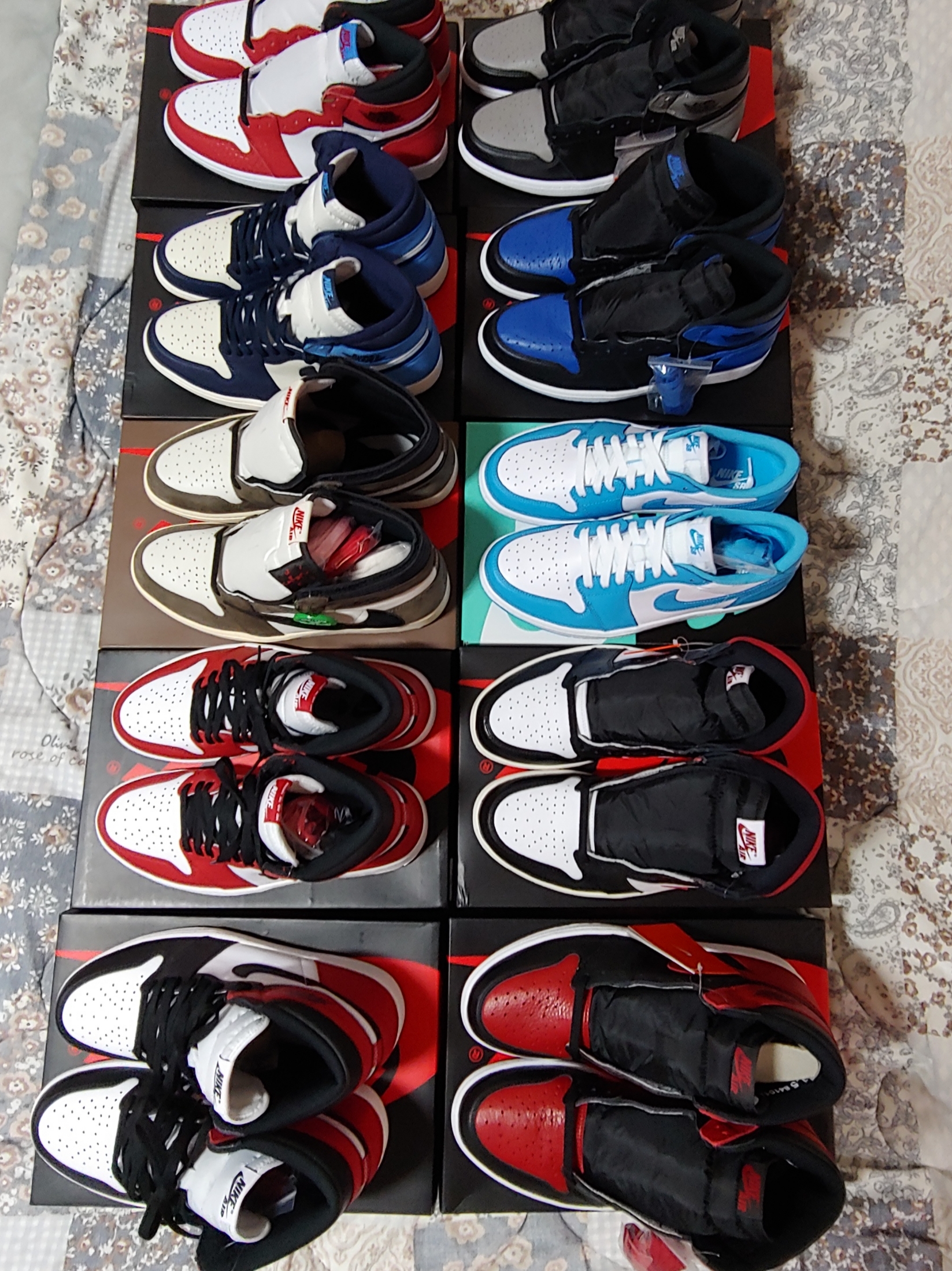 Jordan 1 Retro High OG Chicago 2015, Jordan 1 x Travis Scott Retro High OG SP Mocha 착용 스타일 - 1