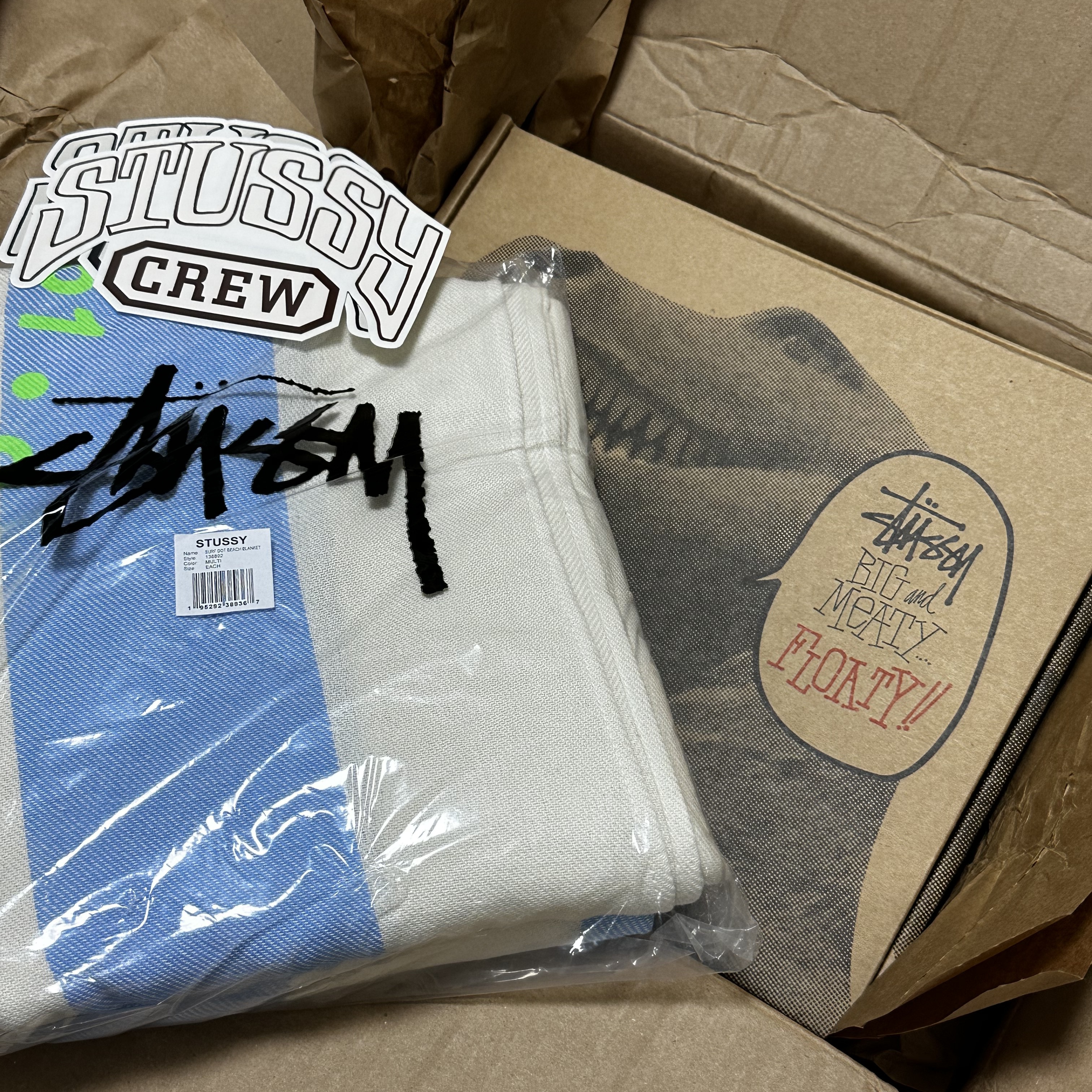 Stussy Big & Meaty Pool Float Clear 착용 스타일 - 1
