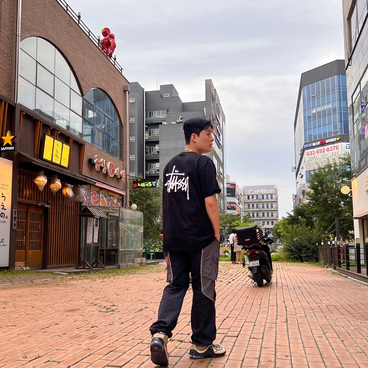 Stussy Basic Stussy T-Shirt Black 2023, Nike x Stussy Air Penny II Rattan and Limestone 착용 스타일