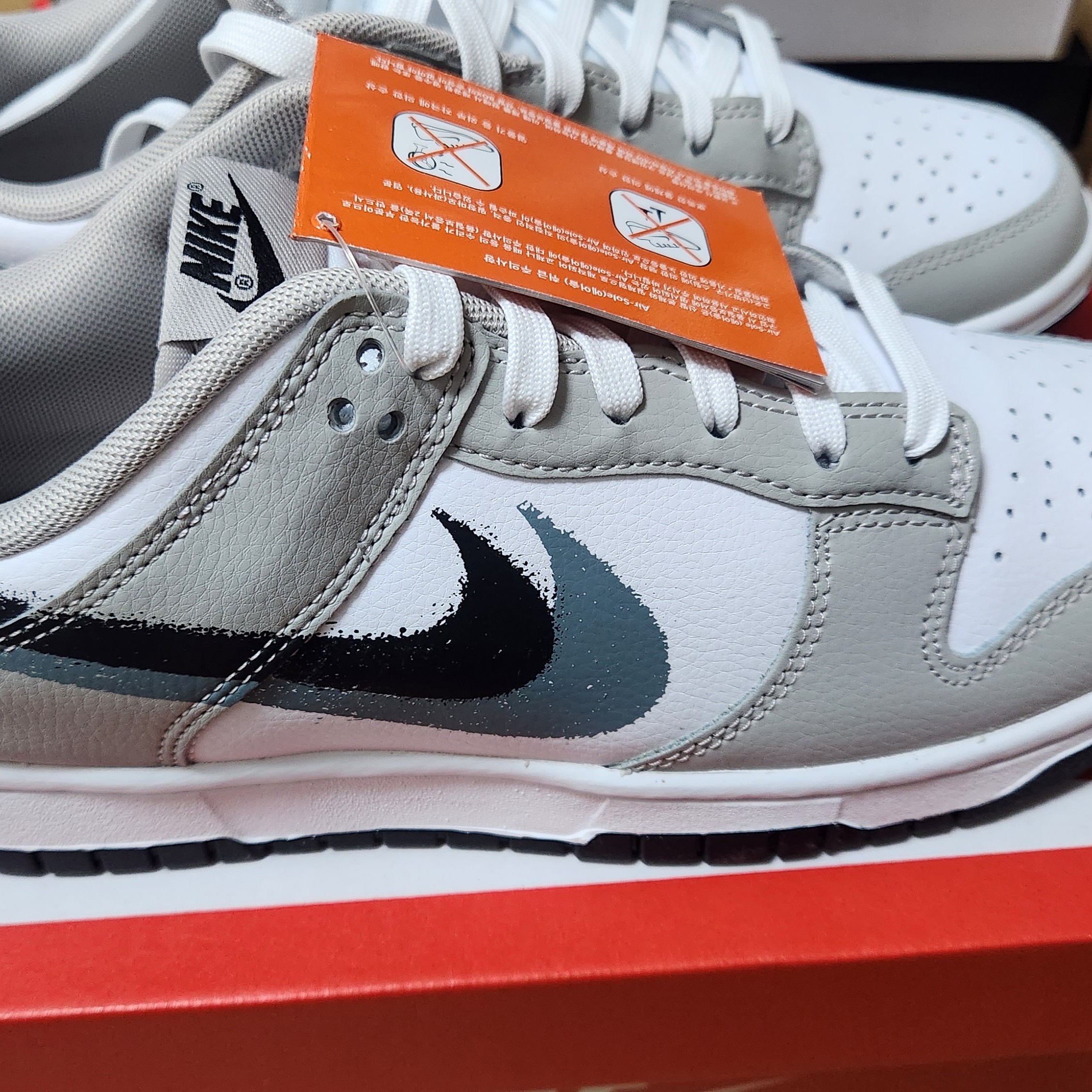 Nike Dunk Low Cool Grey White 착용 스타일 - 2