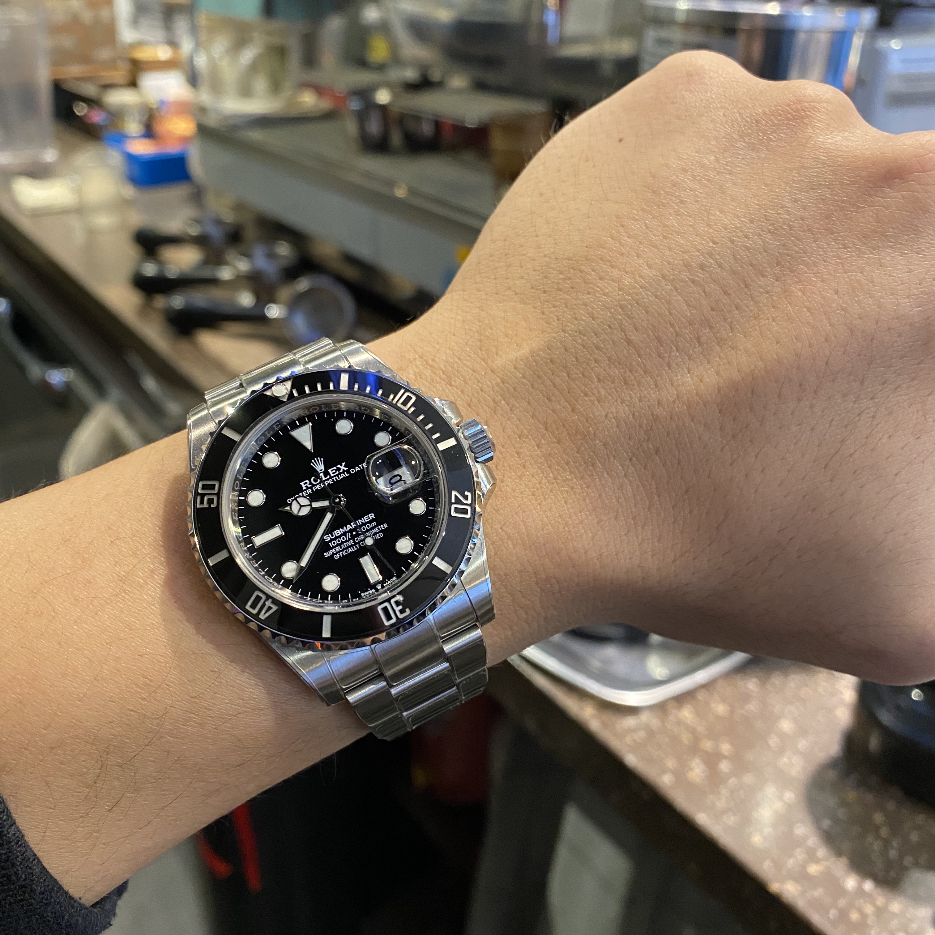 Rolex Submariner Date 41mm 126610LN Black Oyster 착용 스타일
