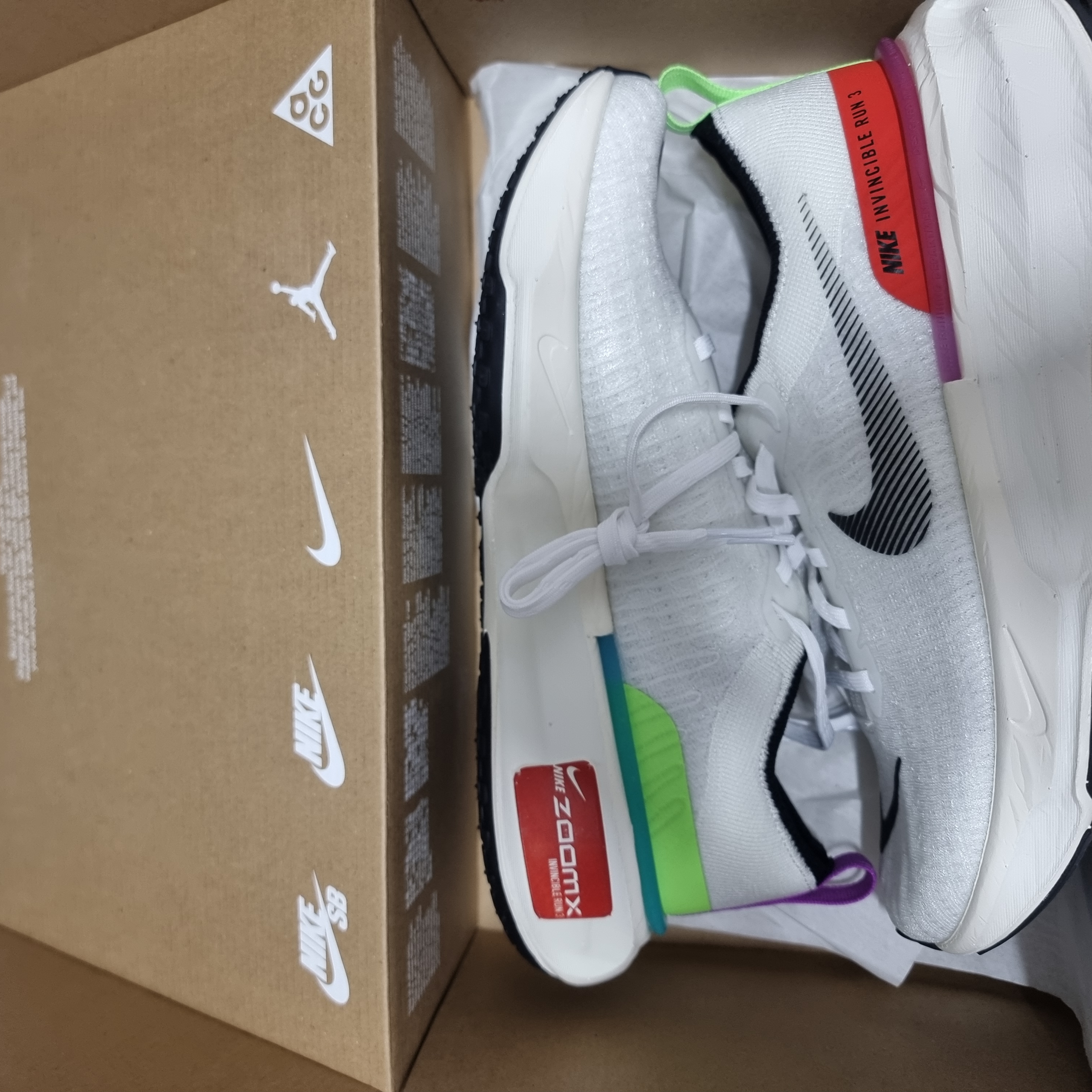 Nike Invincible 3 SE White Lime Blast 착용 스타일 - 3
