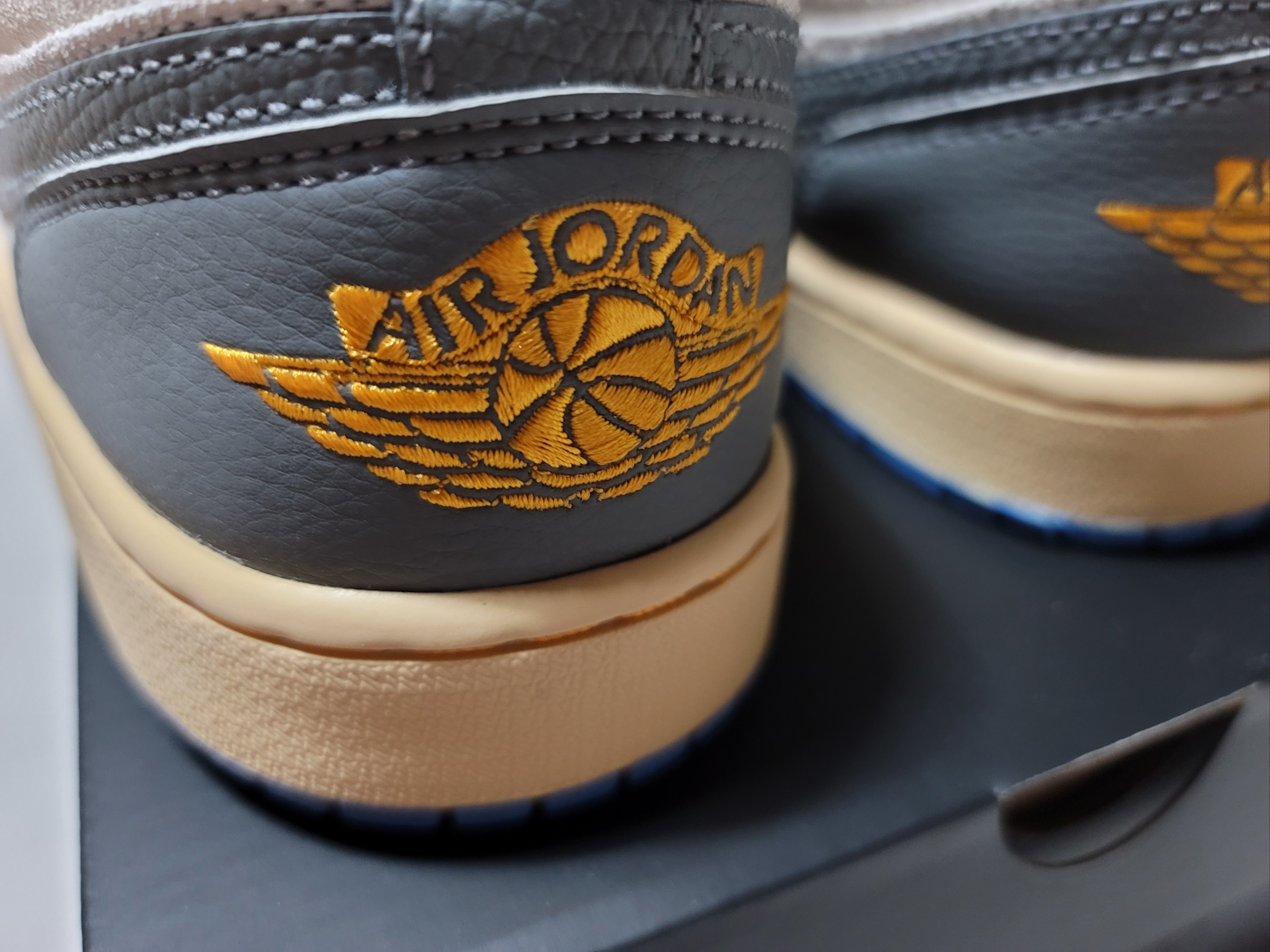 Jordan 1 Low SE Tokyo 96 착용 스타일 - 2