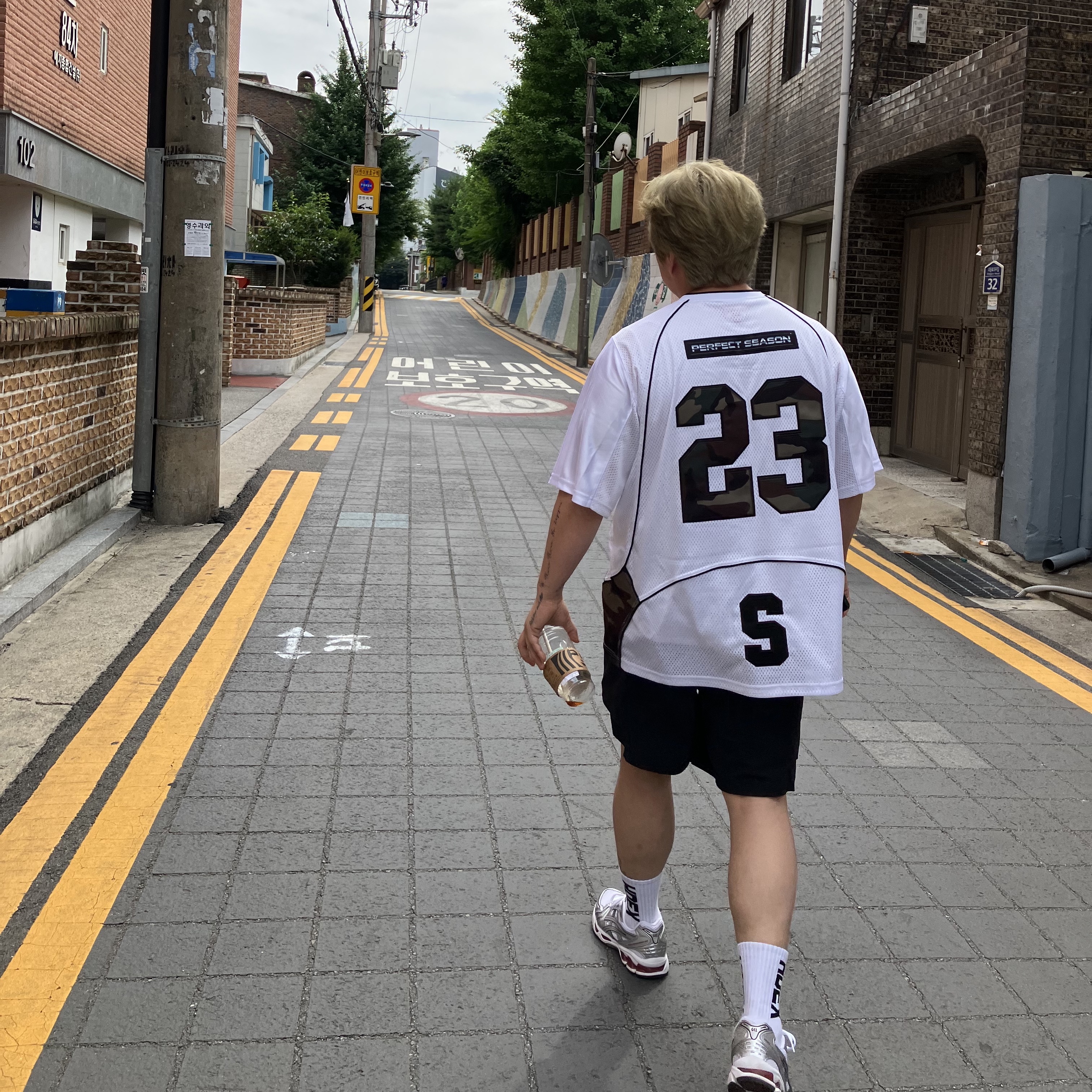 Supreme Perfect Season Football Jersey White - 23SS 착용 스타일 - 2