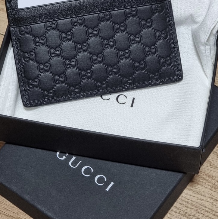 Gucci Micro GG Ssima Card Case Black 착용 스타일