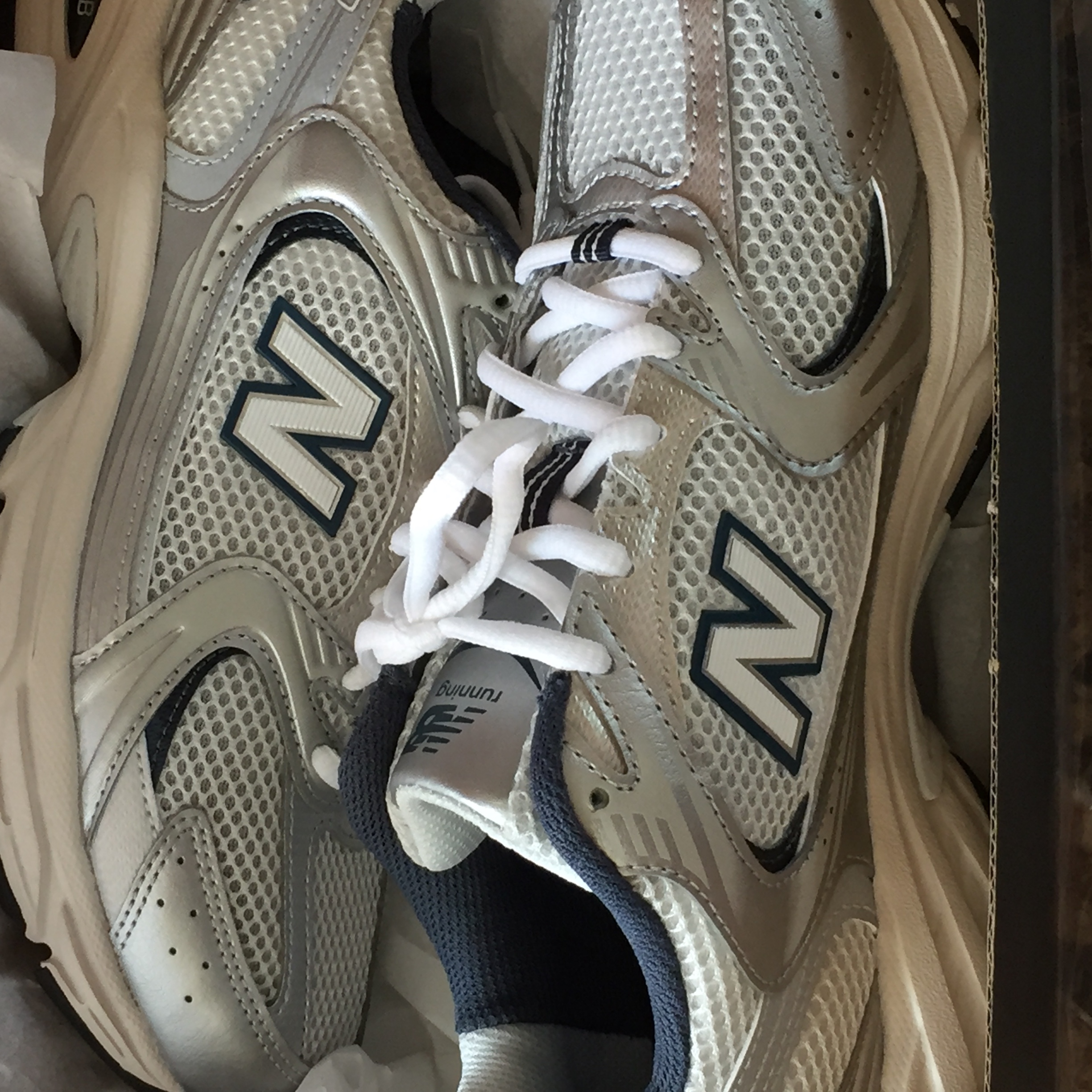 New Balance 530 Steel Grey 착용 스타일 - 3
