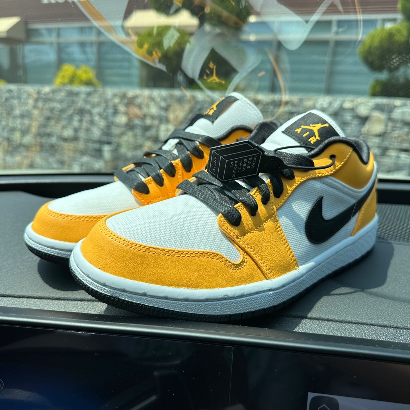 (W) Jordan 1 Low SE Laser Orange 착용 스타일