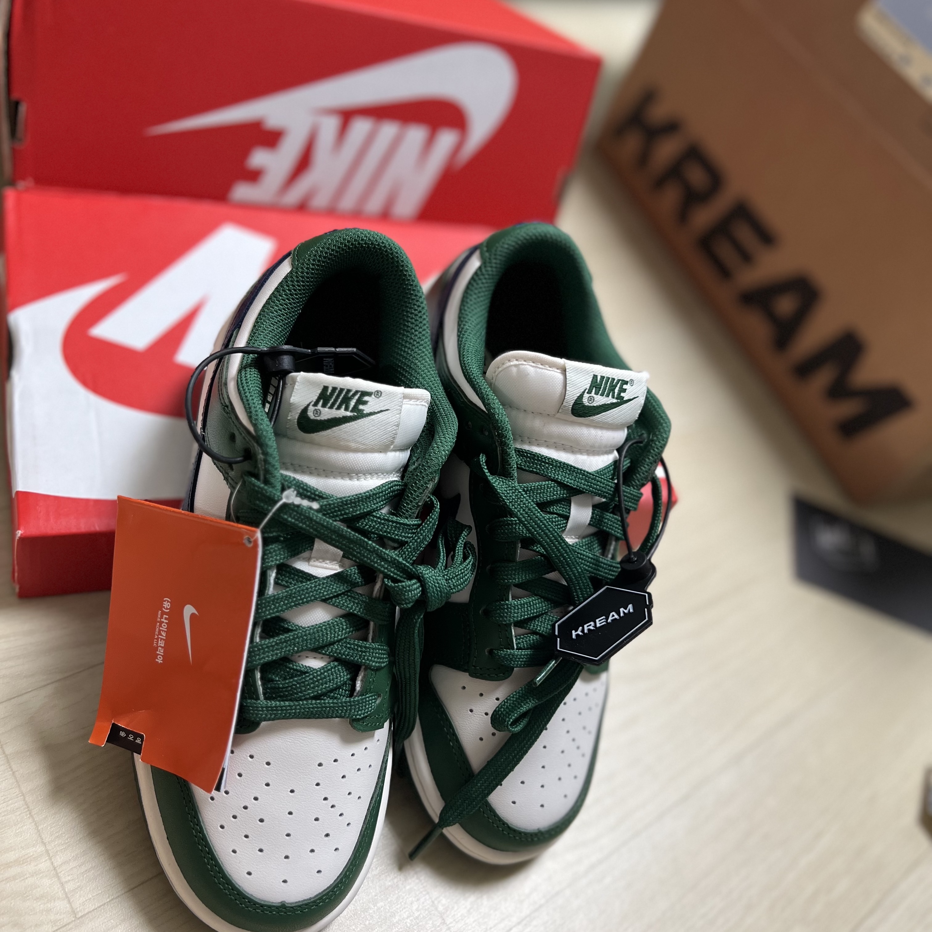 (W) Nike Dunk Low Gorge Green 착용 스타일 - 2