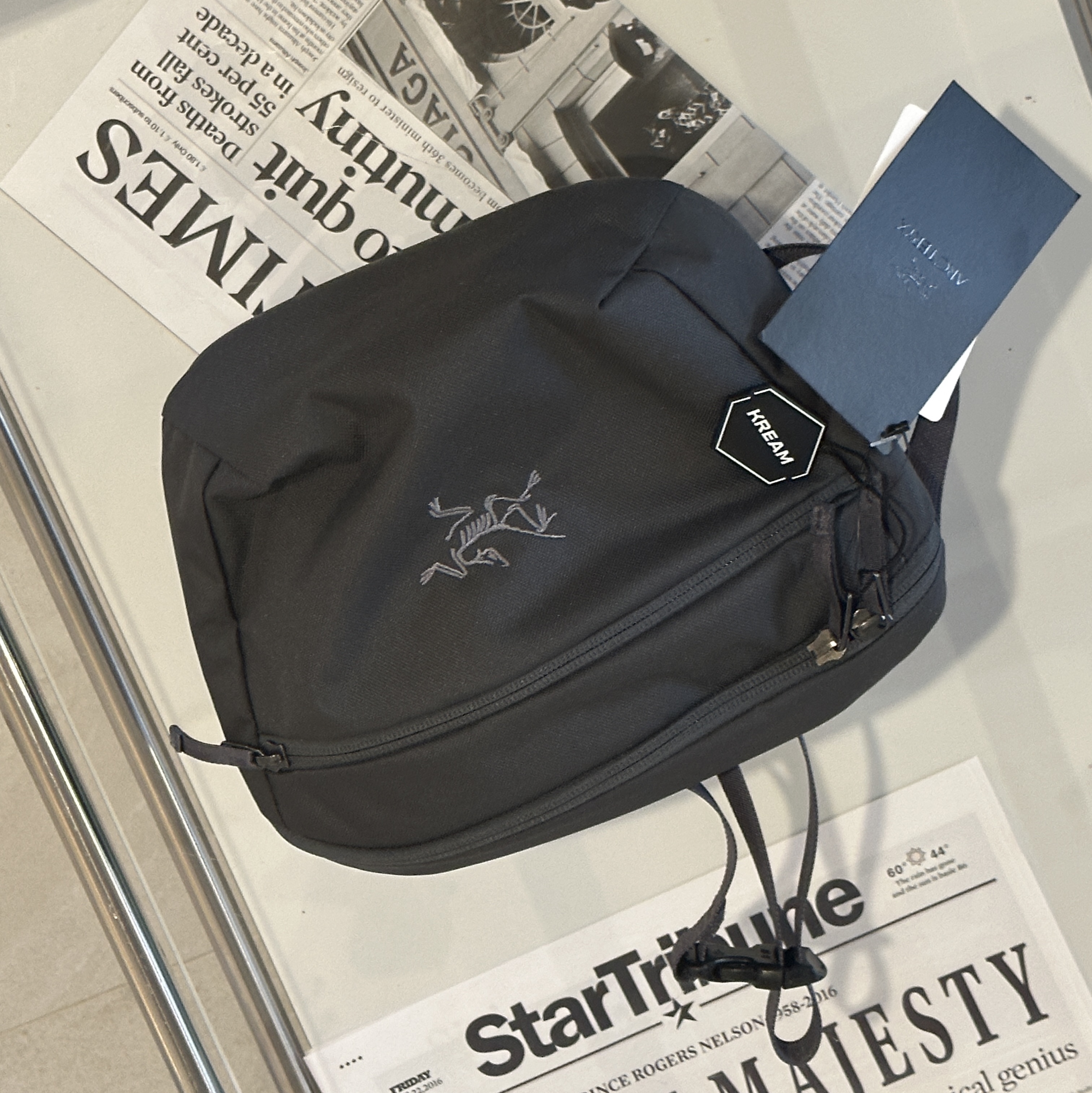 Arc'teryx Mantis 2 Waistpack Graphite 착용 스타일