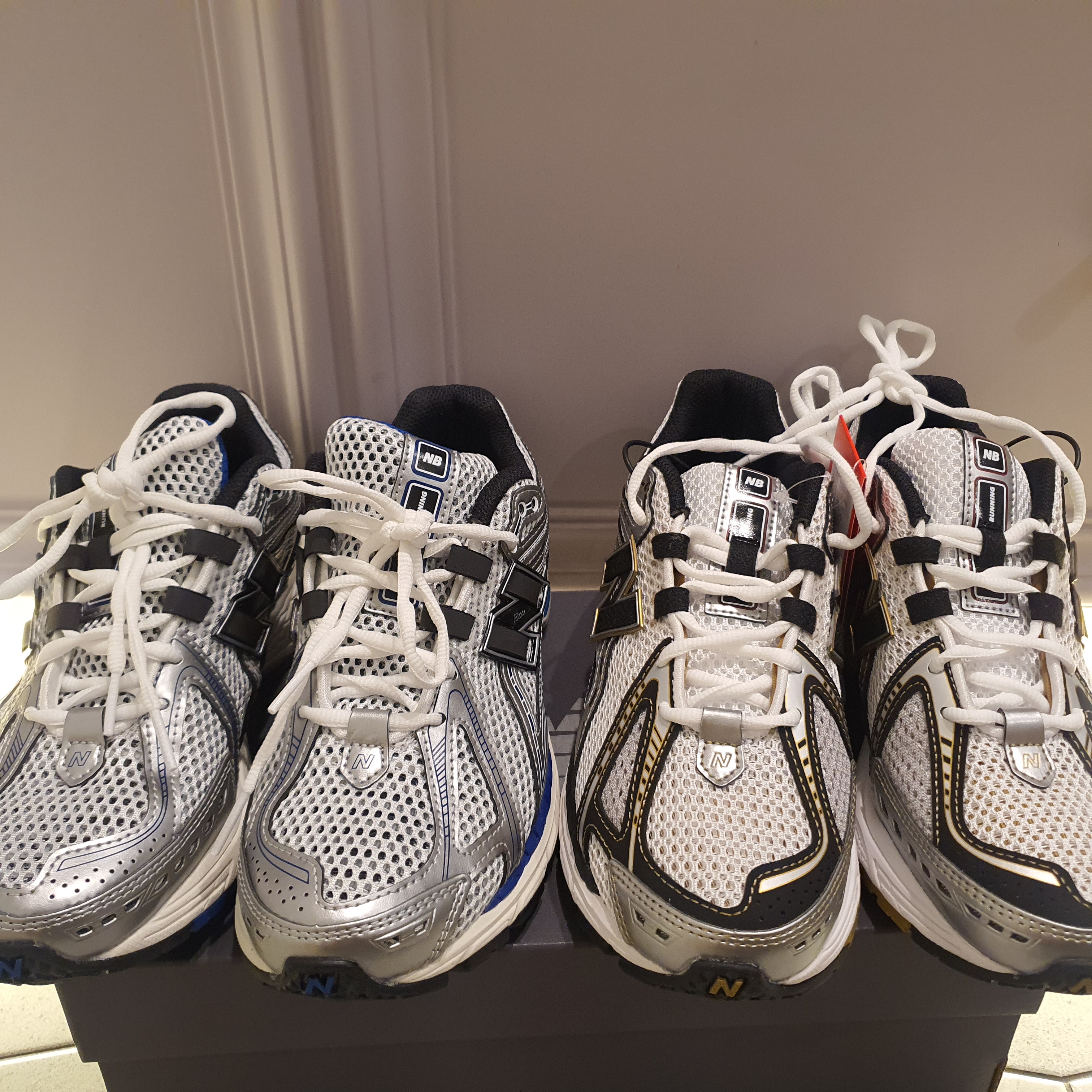 New Balance 1906R White Gold, New Balance 1906R Silver Metallic 착용 스타일