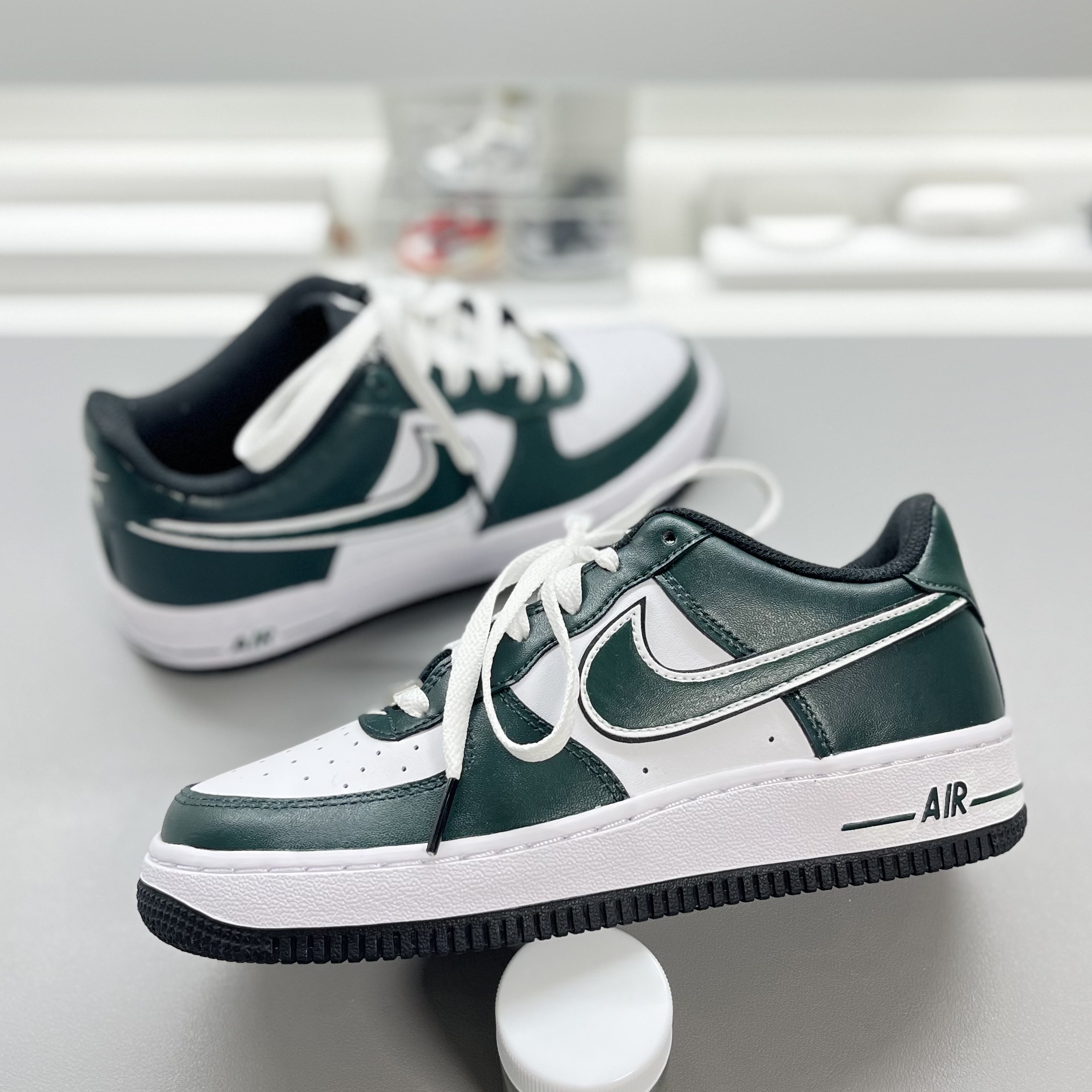 Nike Air Force 1 '07 Black White, Nike Air Force 1 '07 LV8 White Black 착용 스타일 - 2