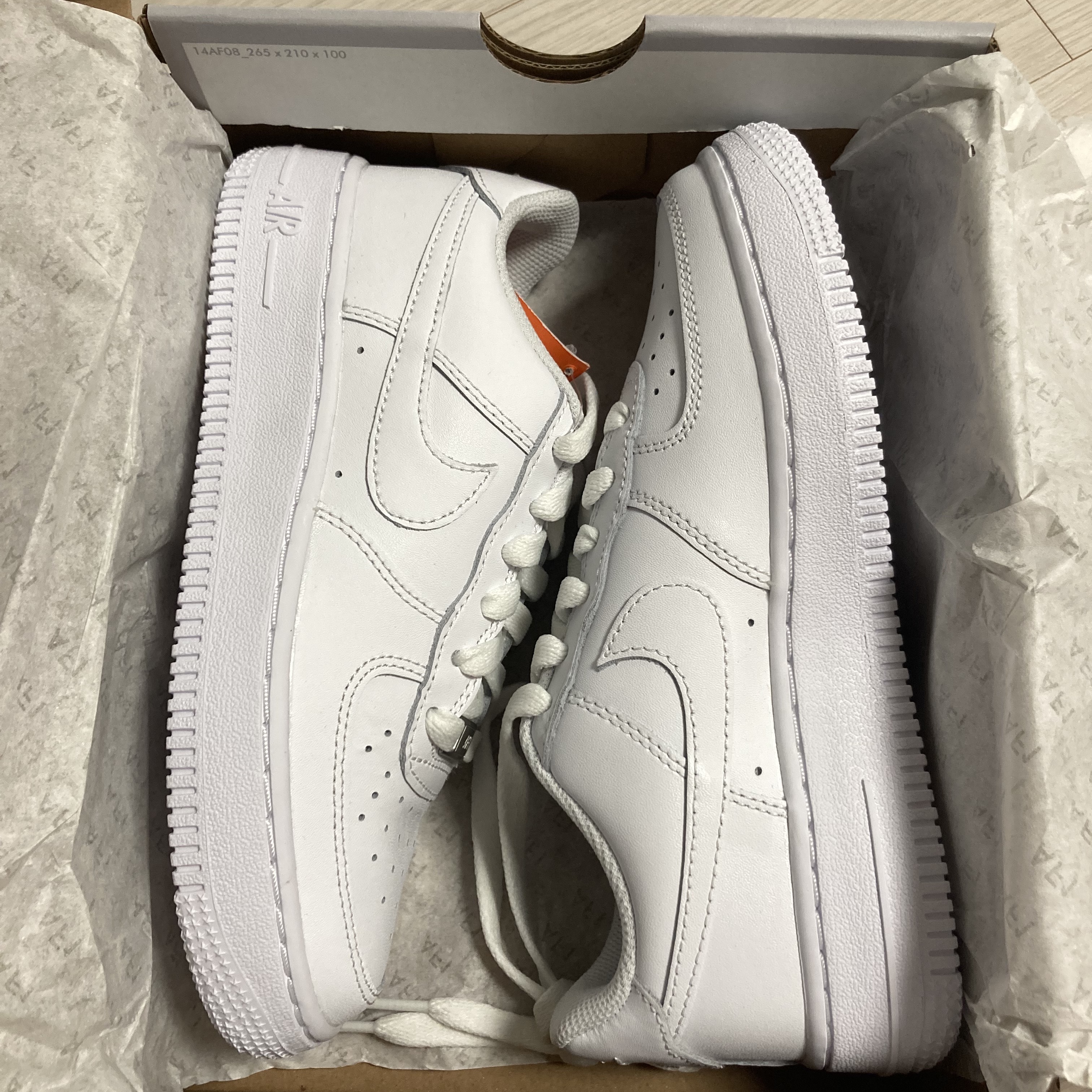 (GS) Nike Air Force 1 LE White 착용 스타일