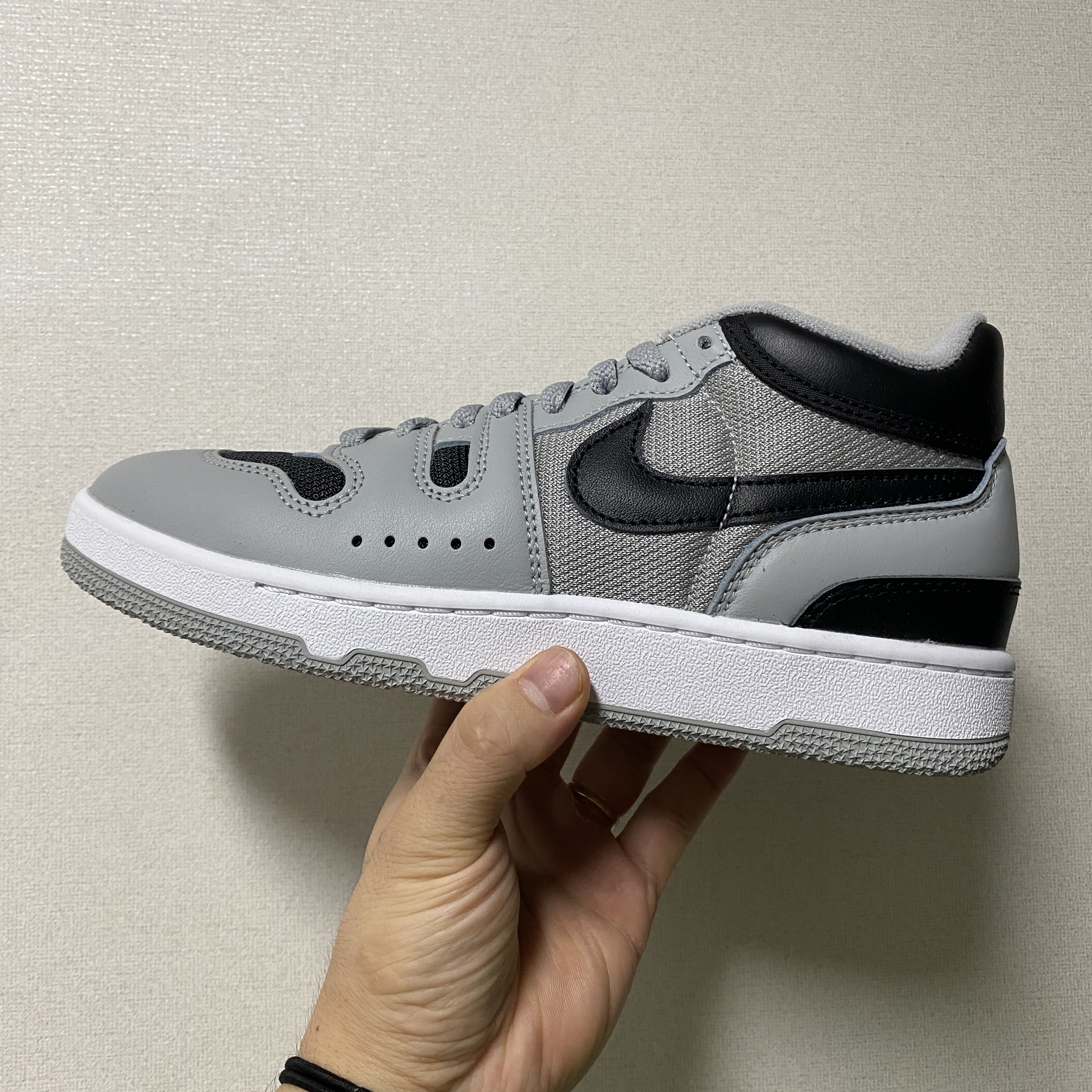 Nike Mac Attack QS SP Light Smoke Grey 착용 스타일
