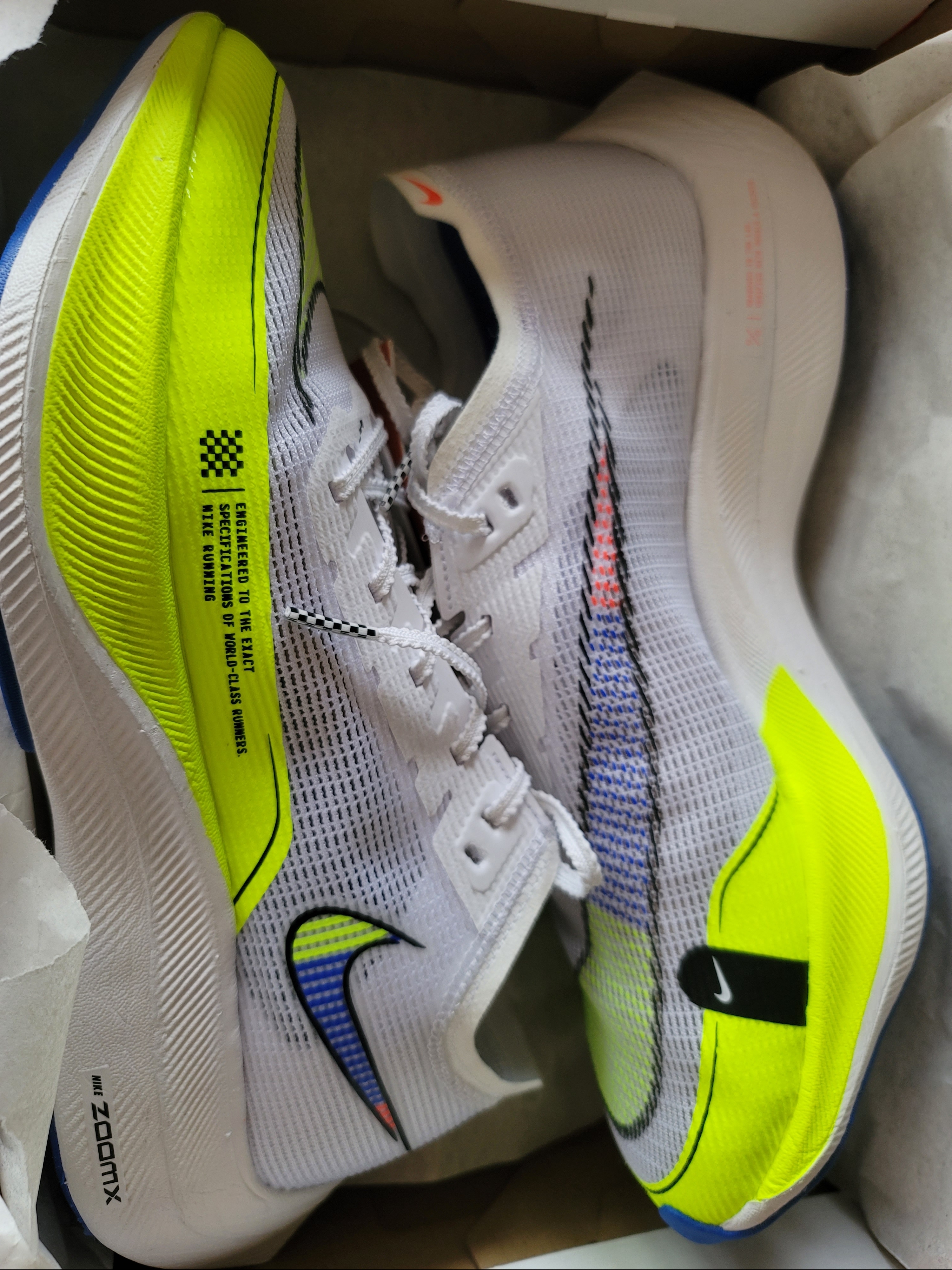 Nike ZoomX Vaporfly Next% 2 White Volt 착용 스타일