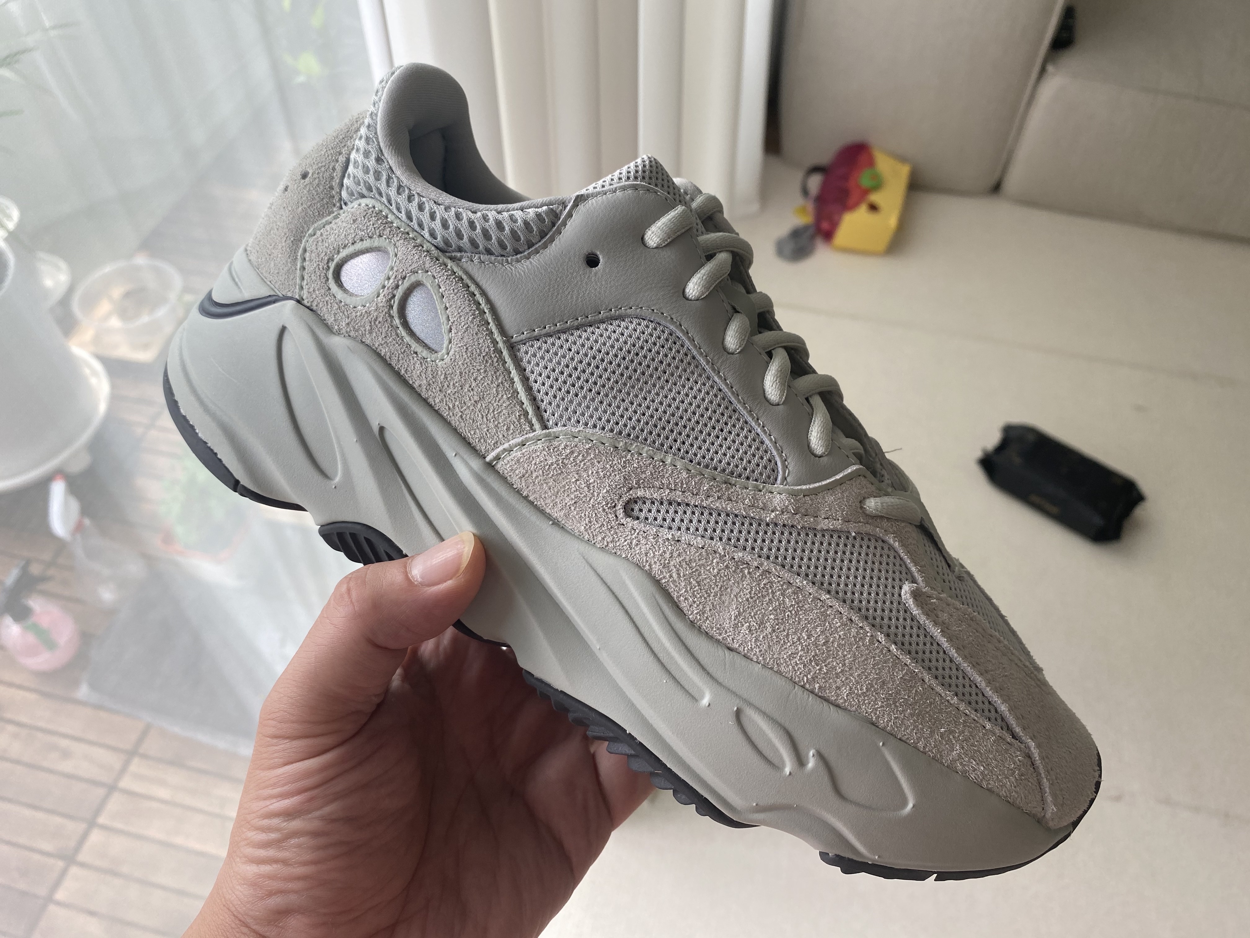 Adidas Yeezy Boost 700 Salt 2023 착용 스타일