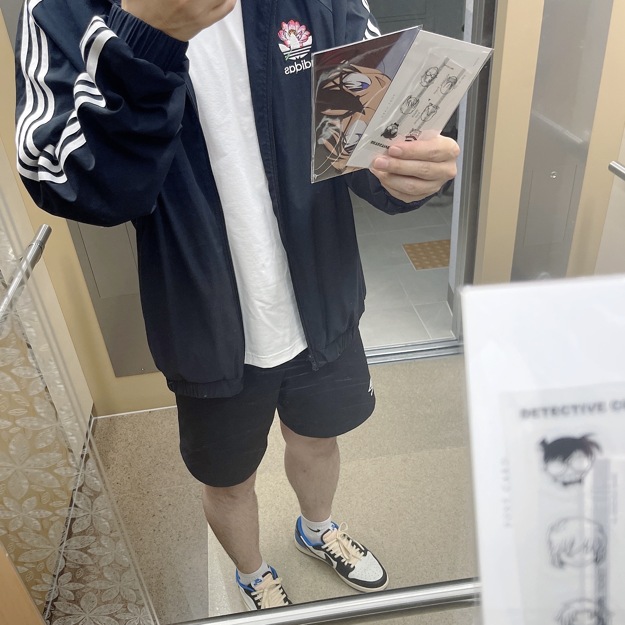 Palace x Adidas Palaste Zip Jacket Black - 21FW, Jordan 1 x Travis Scott x Fragment Retro Low OG SP Military Blue 착용 스타일