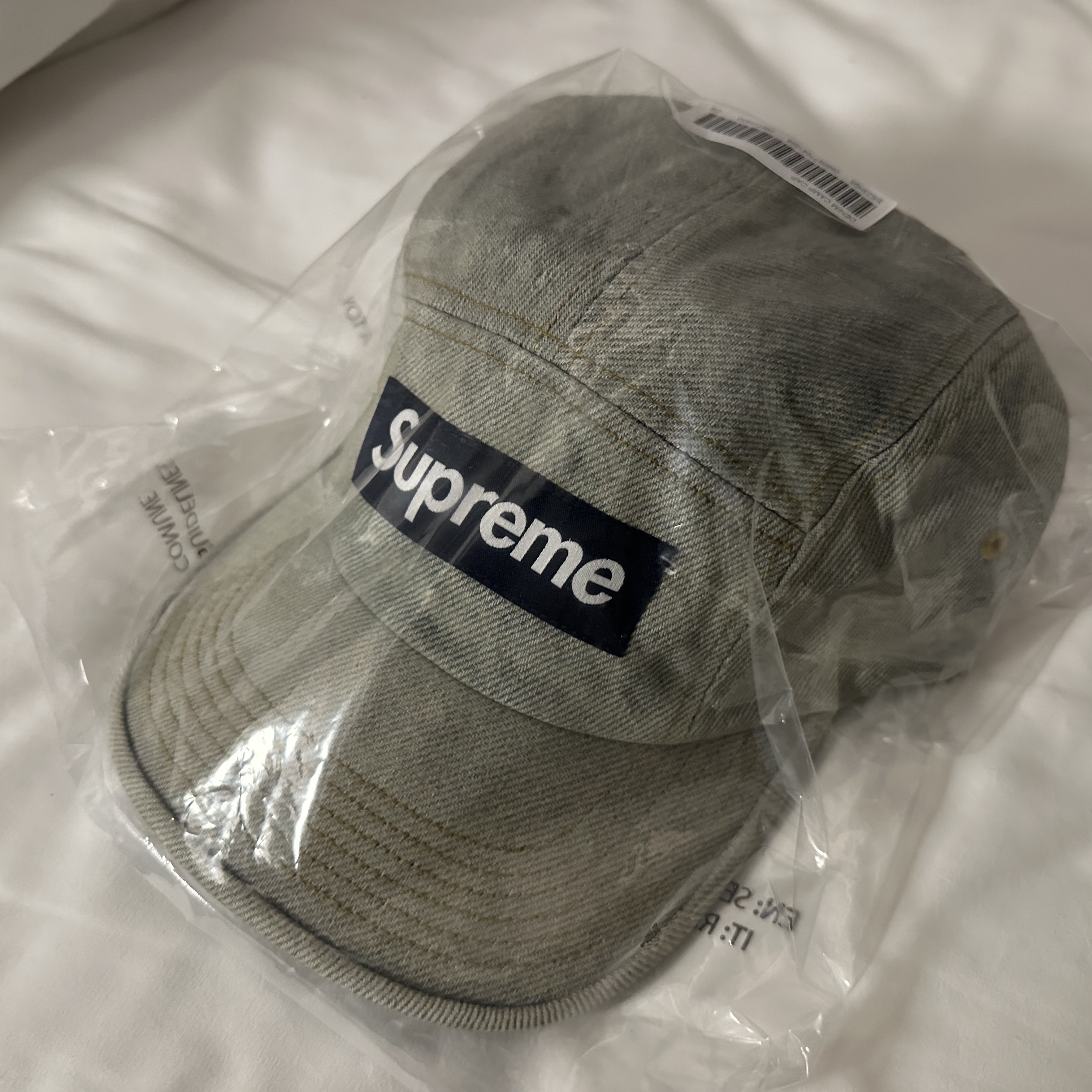 Supreme Denim Camp Cap Dirty Indigo - 23SS, Nike x Supreme Air Force 1 Low White 착용 스타일 - 1
