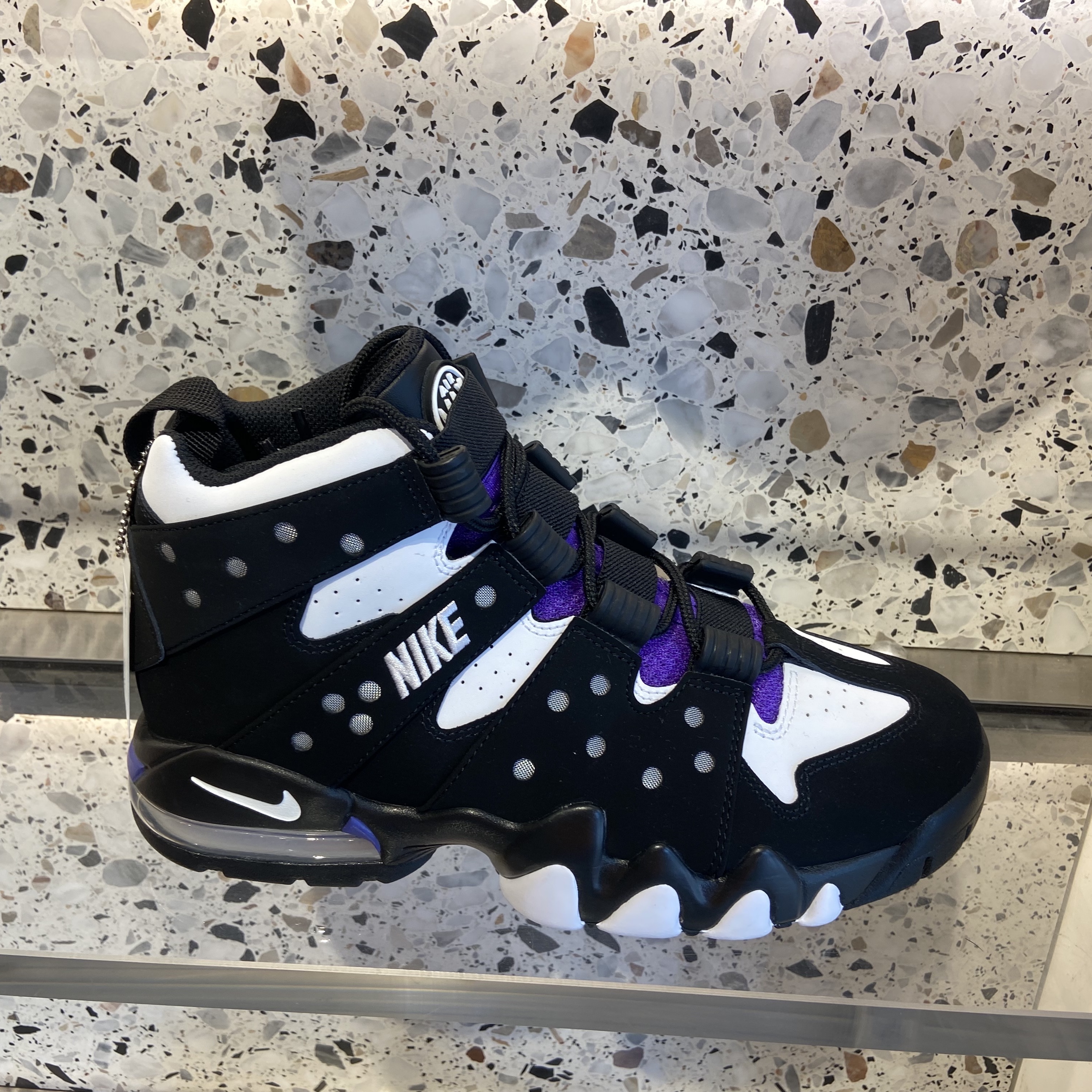 Nike Air Max 2 CB 94 Black and Pure Purple 착용 스타일 - 2