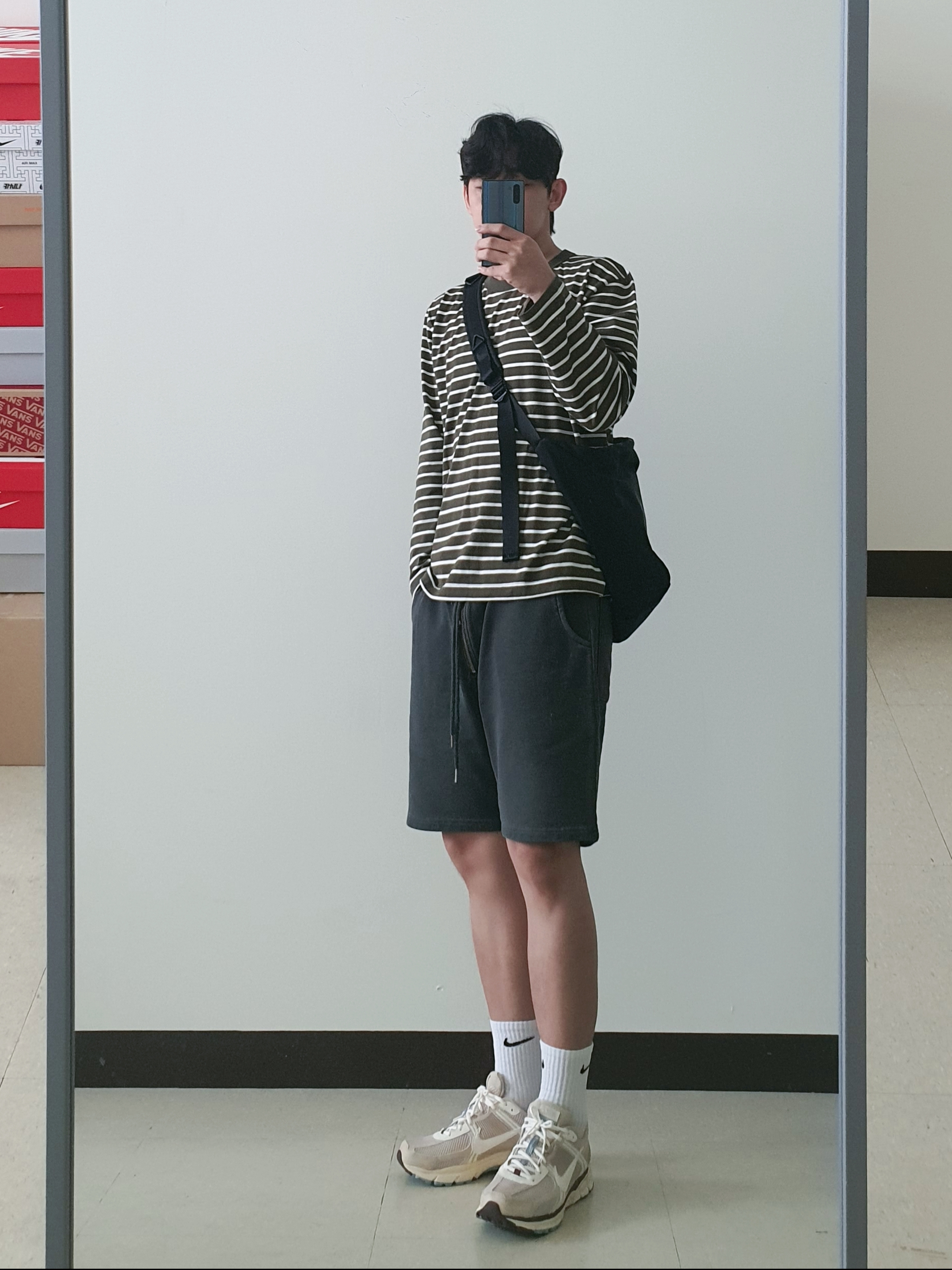 (W) Nike Zoom Vomero 5 Oatmeal 착용 스타일 - 4