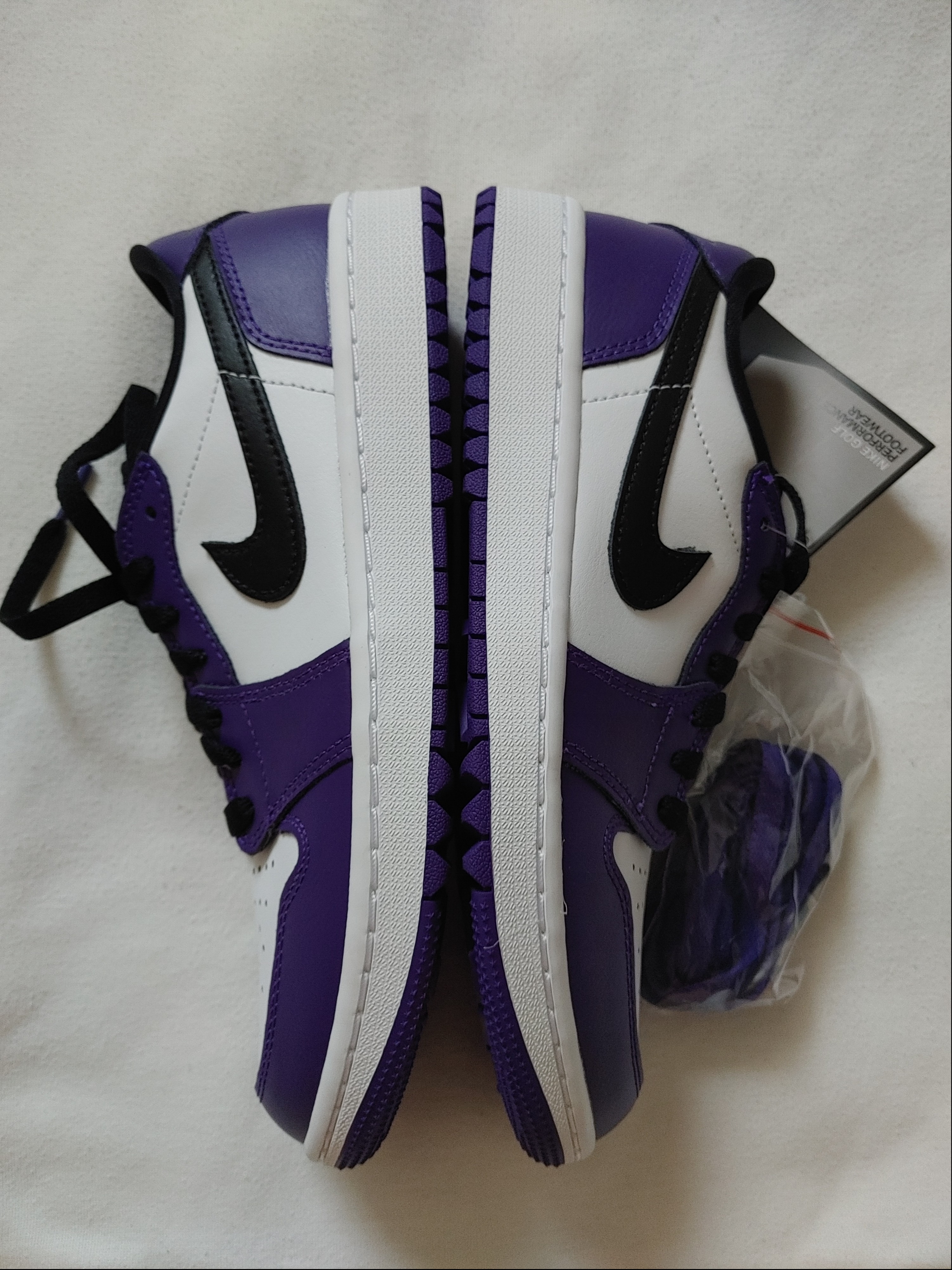 Jordan 1 Low Golf Court Purple 착용 스타일 - 2