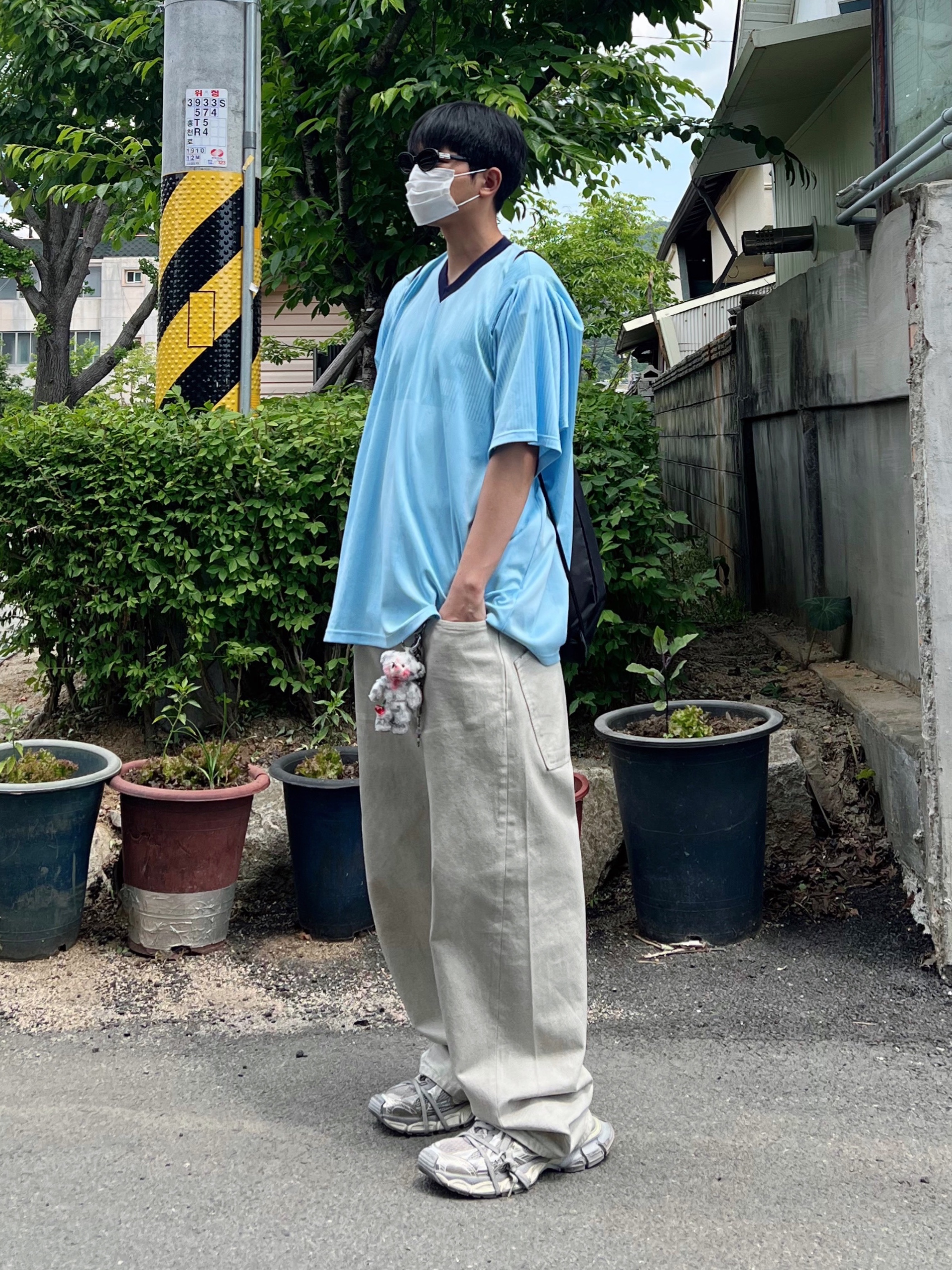 Balenciaga 3XL Sneakers Light Beige 착용 스타일