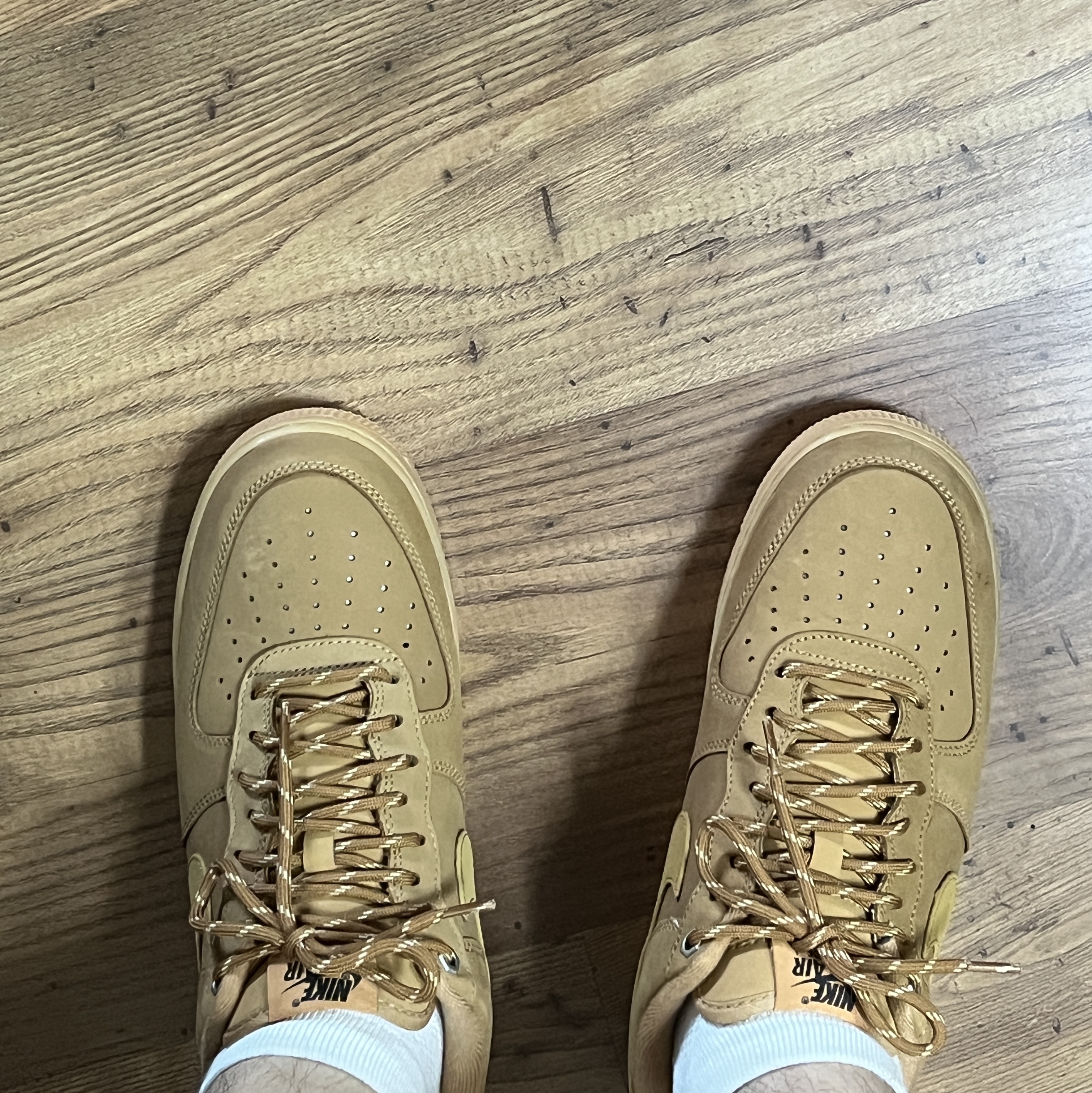 Nike Air Force 1 '07 WB Flax 착용 스타일