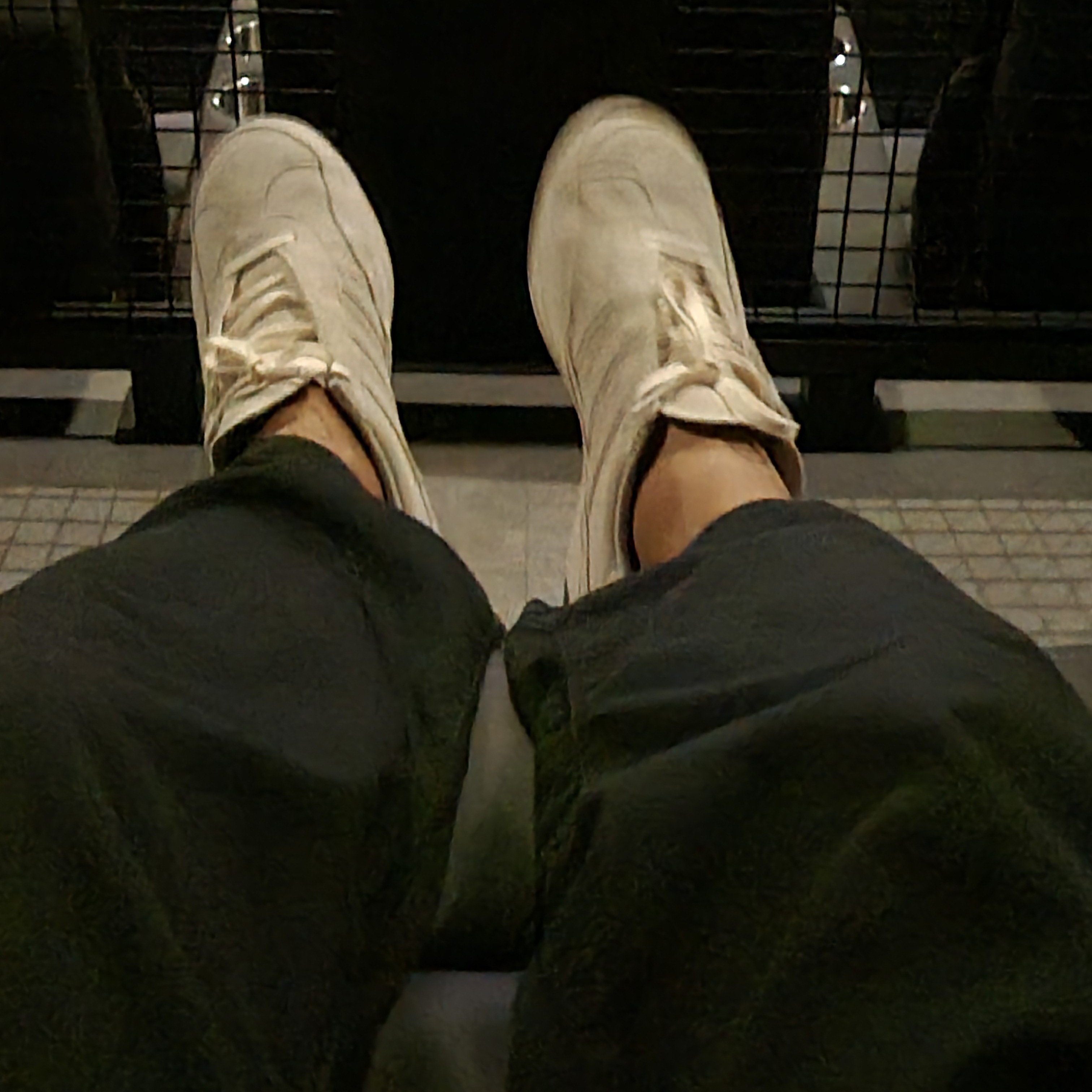 Y-3 Gazelle Cream White 착용 스타일 - 1