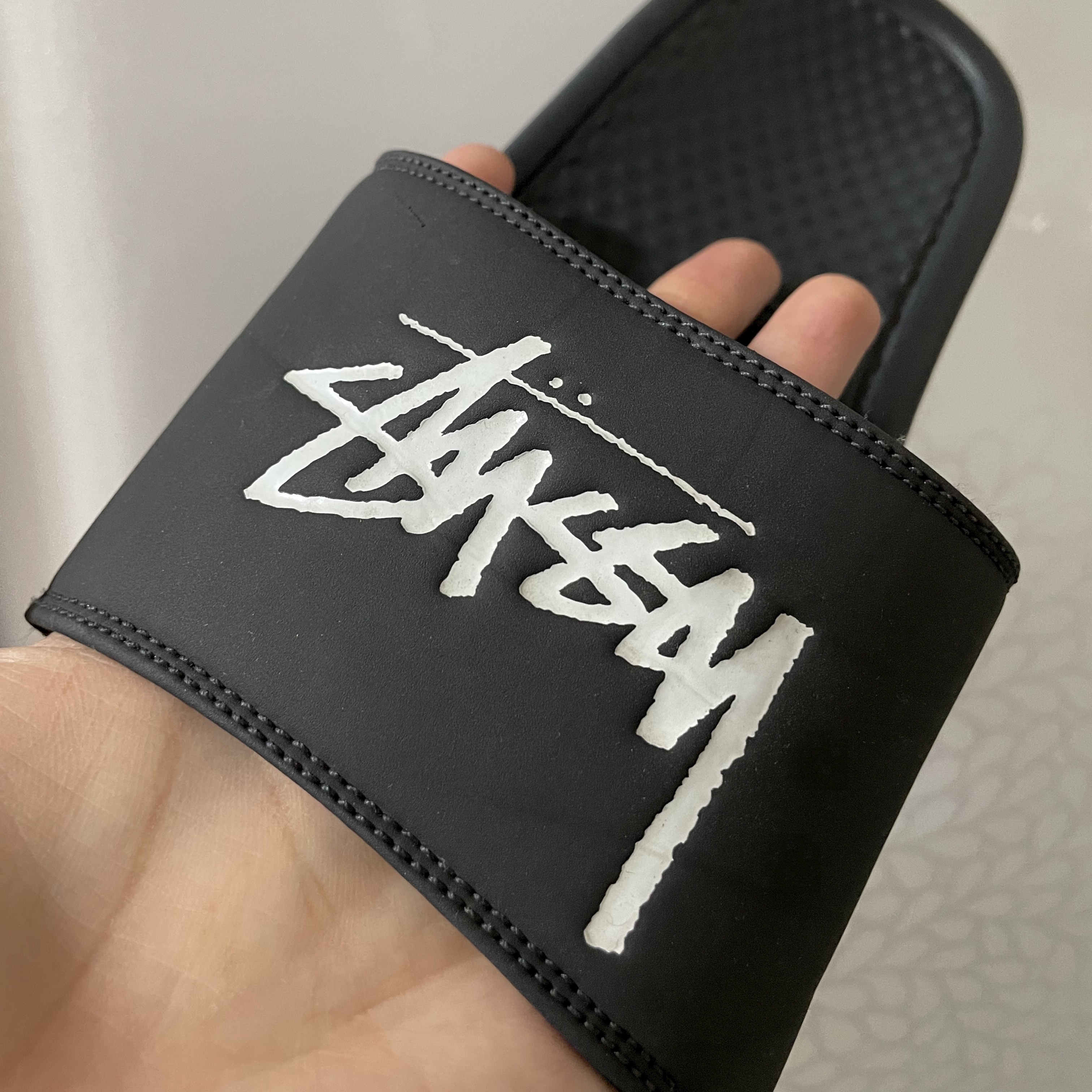 Nike x Stussy Benassi Slide Off Noir 착용 스타일