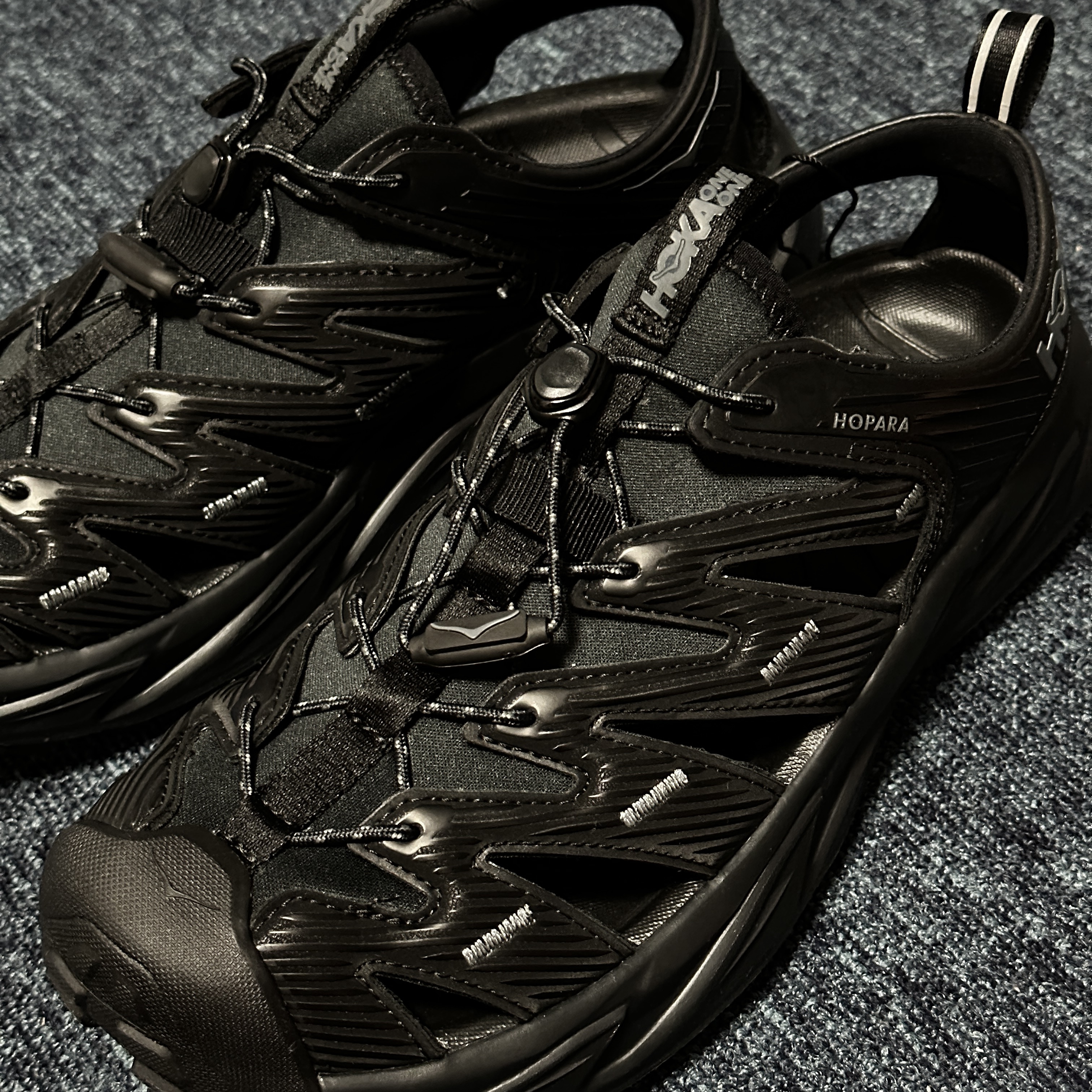 Hoka Hopara Black 착용 스타일