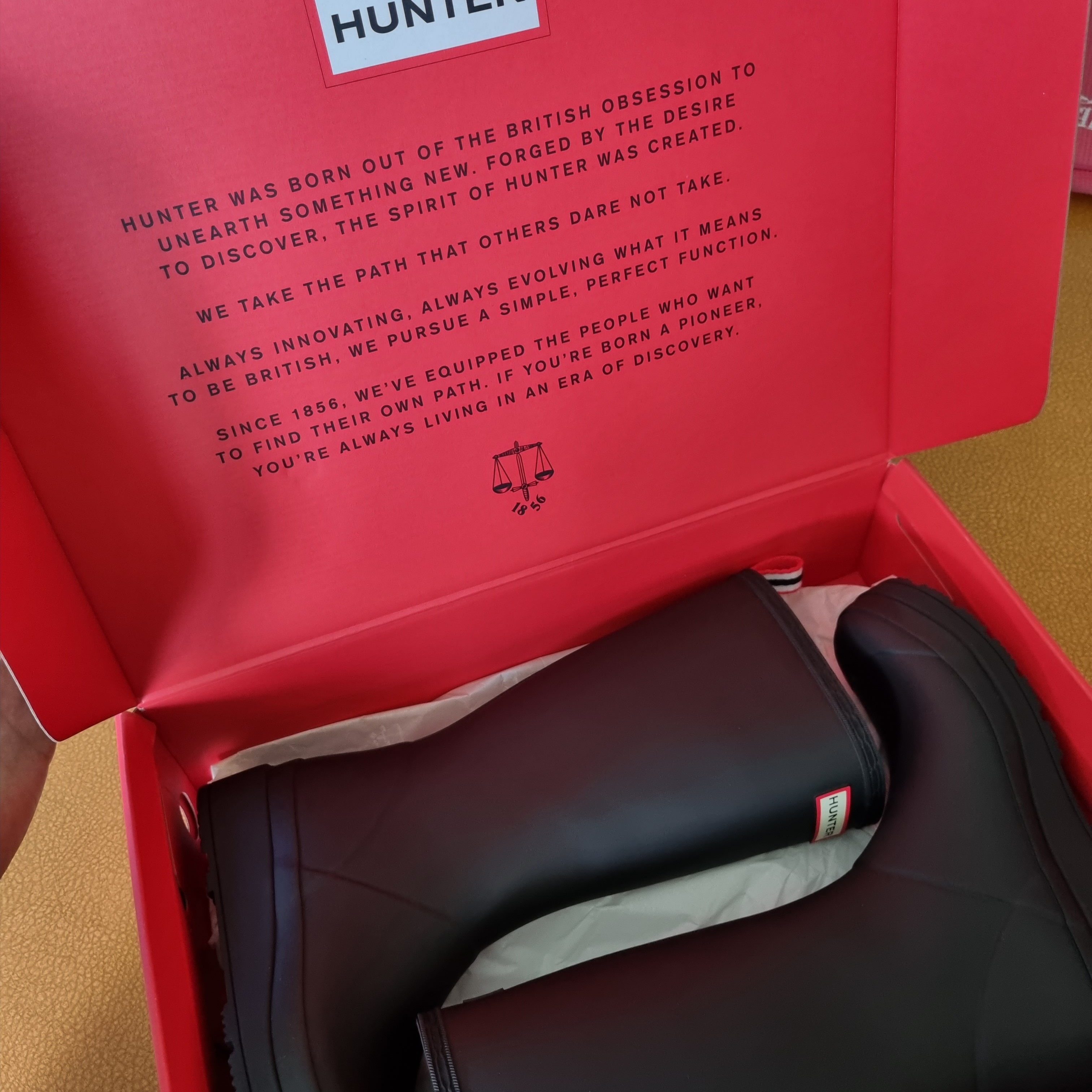 (W) Hunter Play Tall Wellington Rain Boots Black 착용 스타일