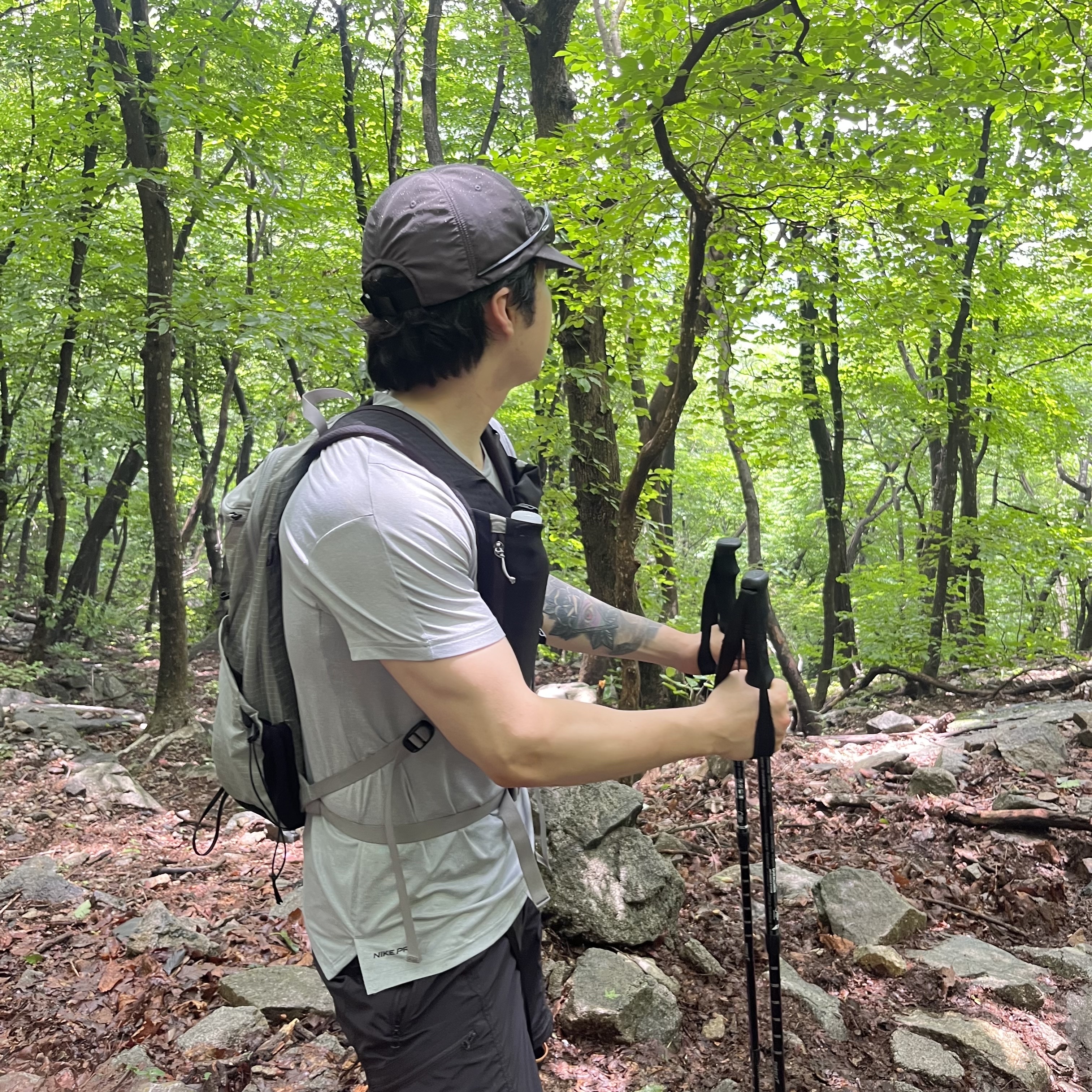 Arc'teryx Aerios 15 Backpack Pixel 착용 스타일