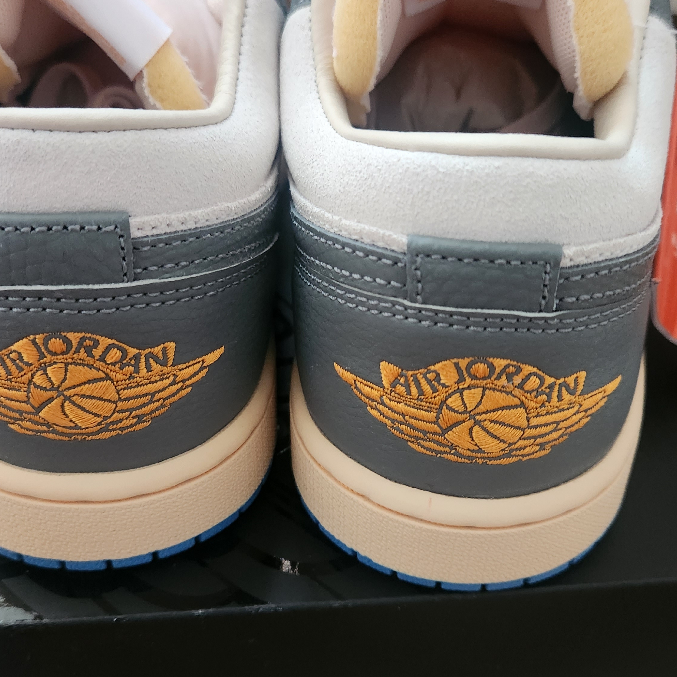 Jordan 1 Low SE Tokyo 96 착용 스타일 - 5