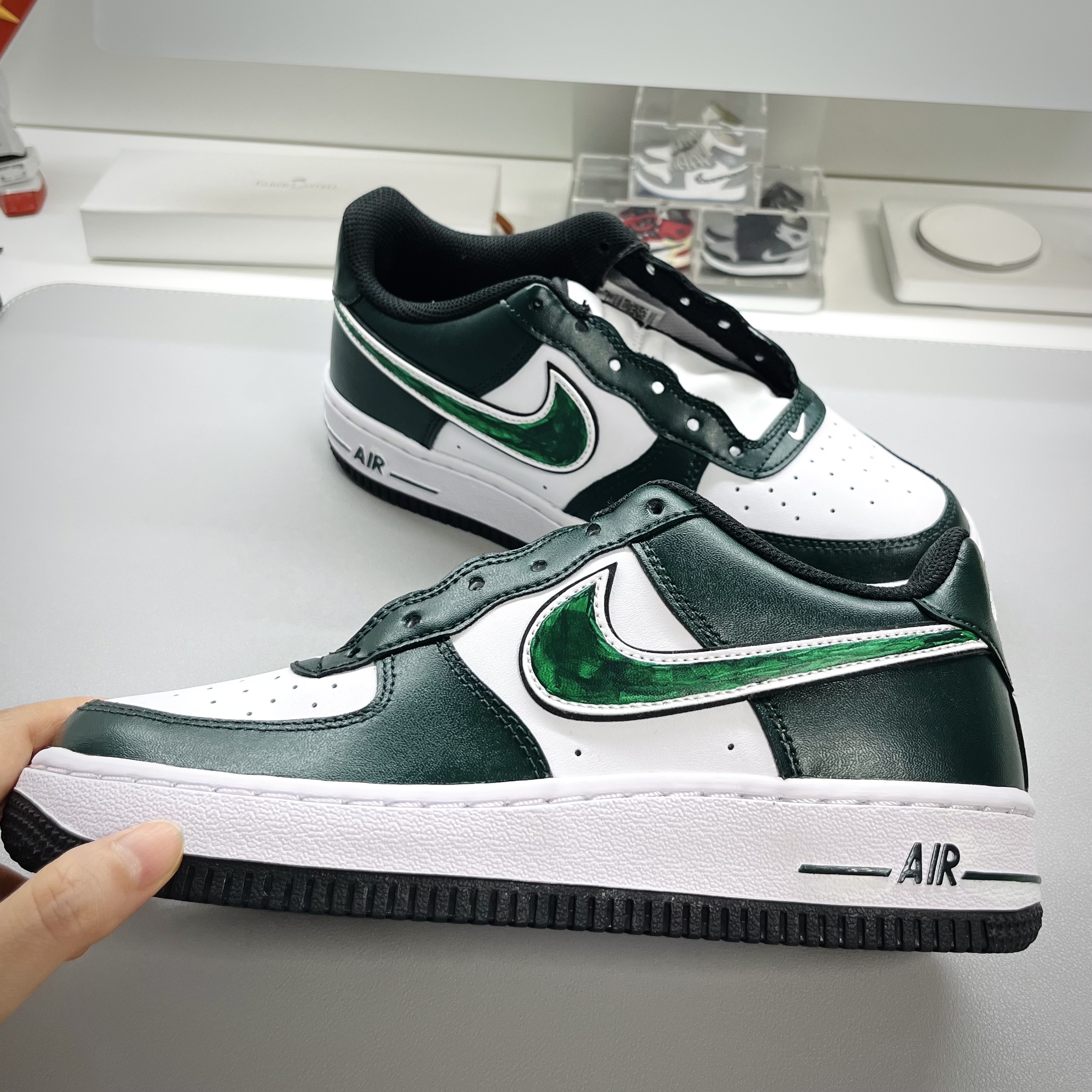 Nike Air Force 1 '07 Black White, Nike Air Force 1 '07 LV8 White Black 착용 스타일 - 4