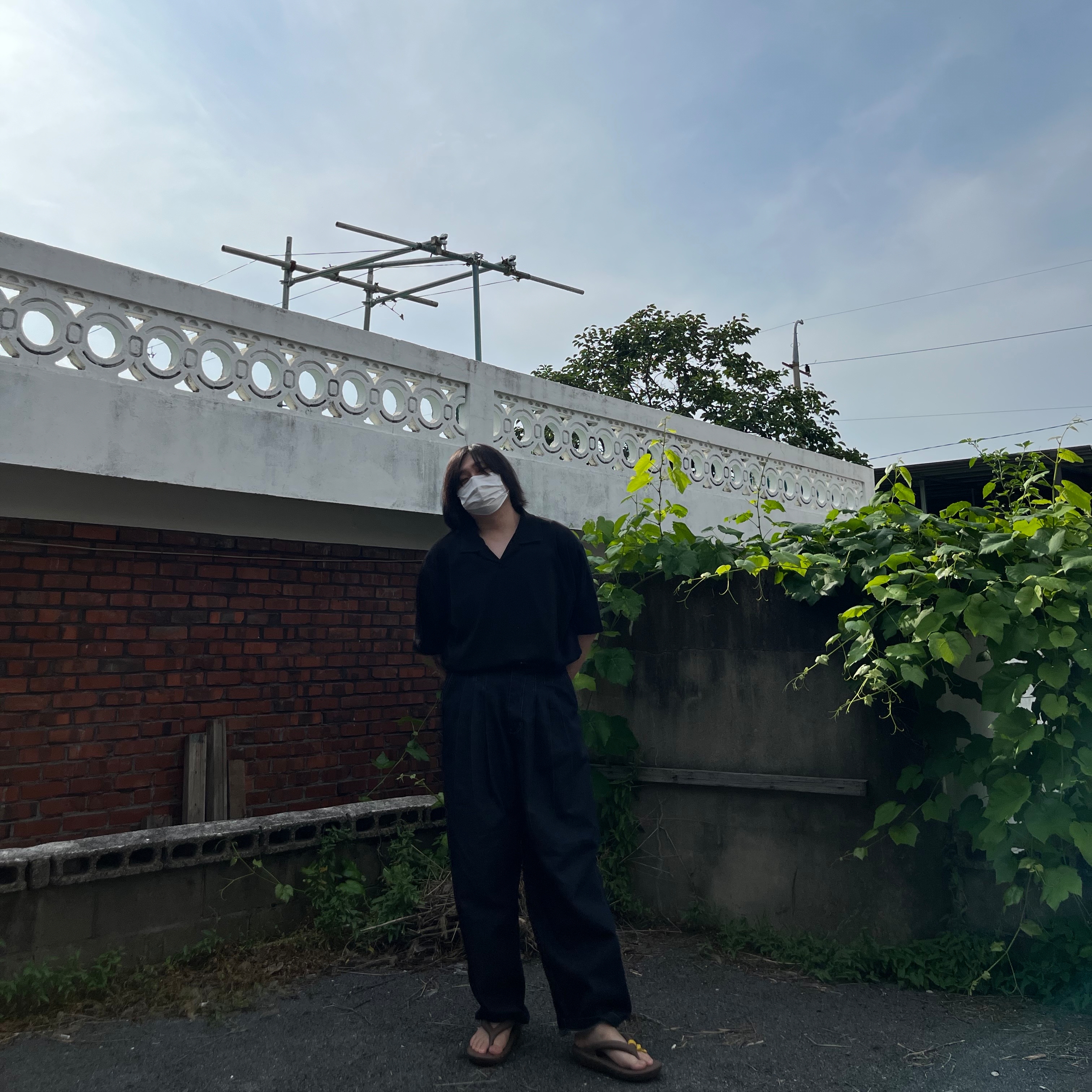 Taw&Toe Flip Flop Zerovity Bio Espresso 착용 스타일 - 3