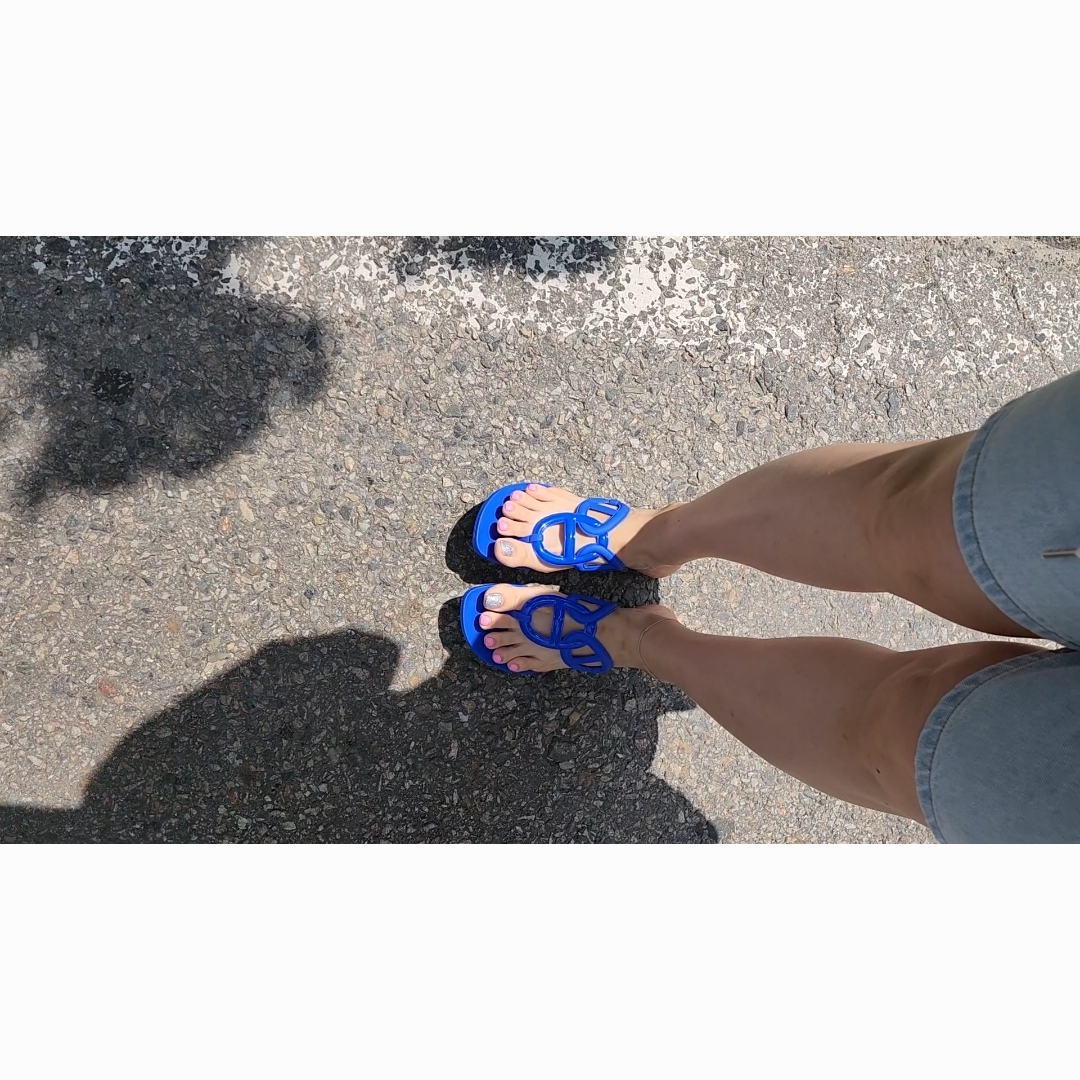 (W) Hermes Egerie Sandal Bleu Outremer 착용 스타일