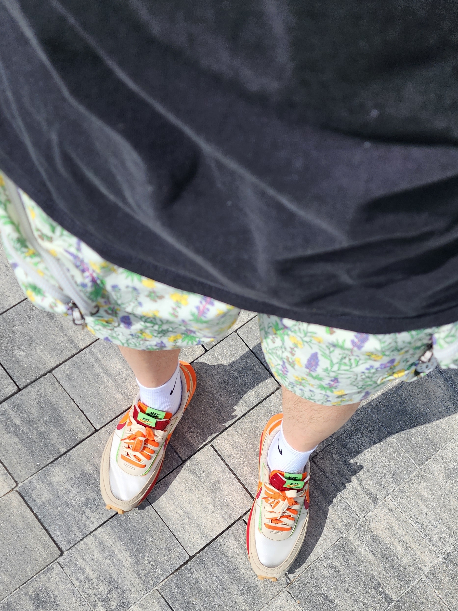 Nike ACG Snowgrass Allover Print Cargo Shorts Light Bone - Asia, Nike x Sacai x Clot LDWaffle Orange Blaze 착용 스타일