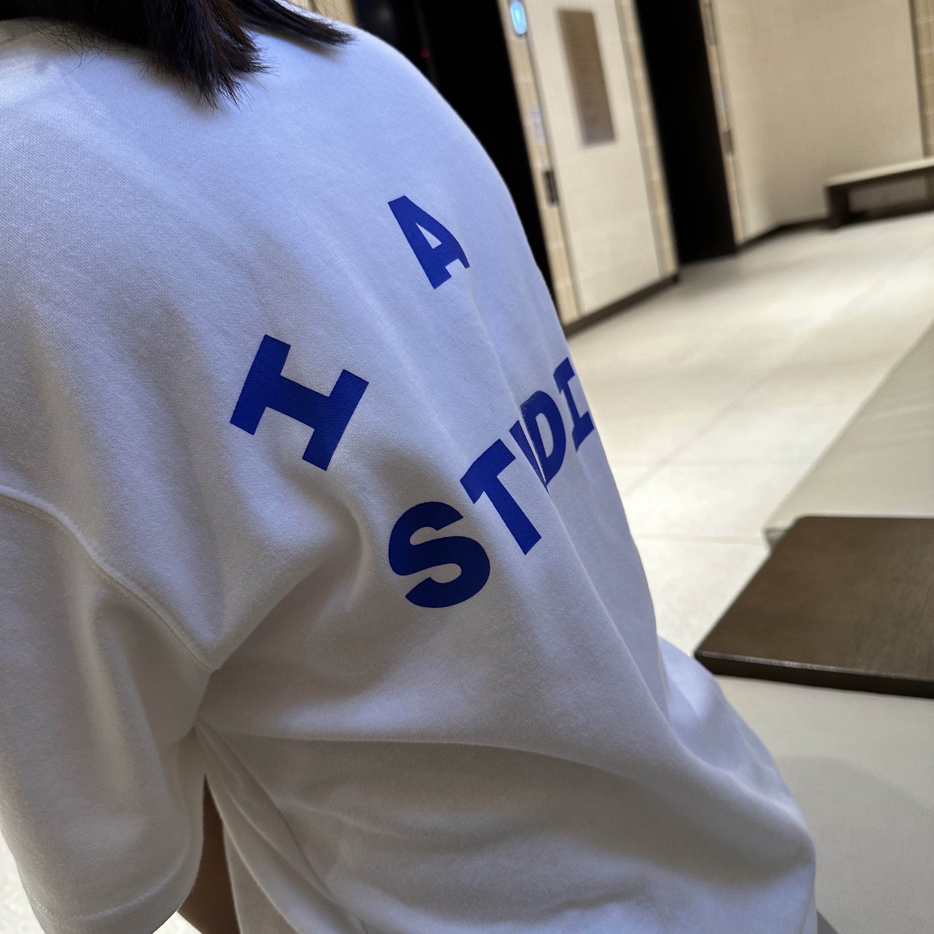 IAB Studio 10th Anniversary T-Shirts Pack White & Black (2 Pack) 착용 스타일