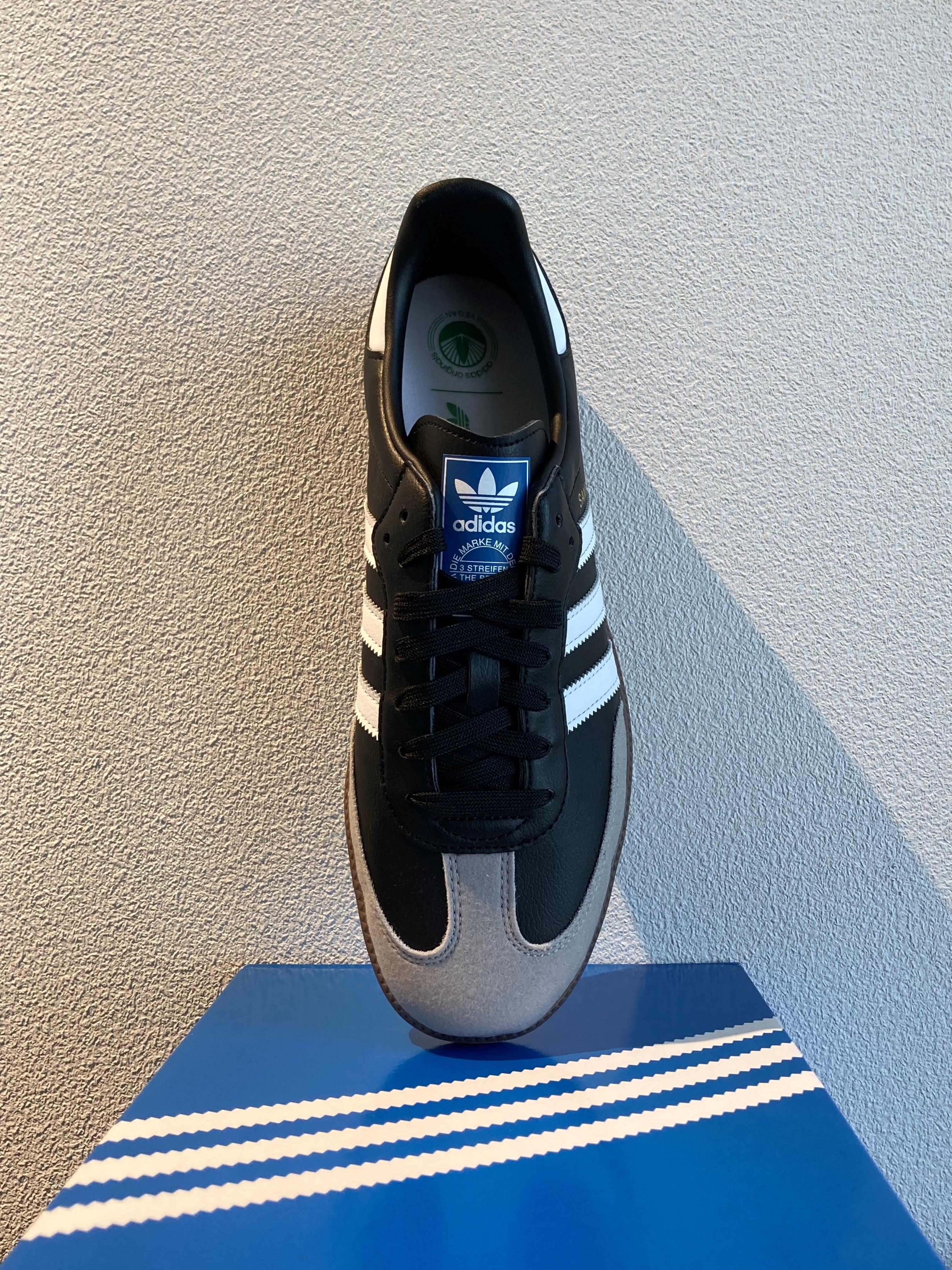 Adidas Samba Vegan Black White 착용 스타일 - 1