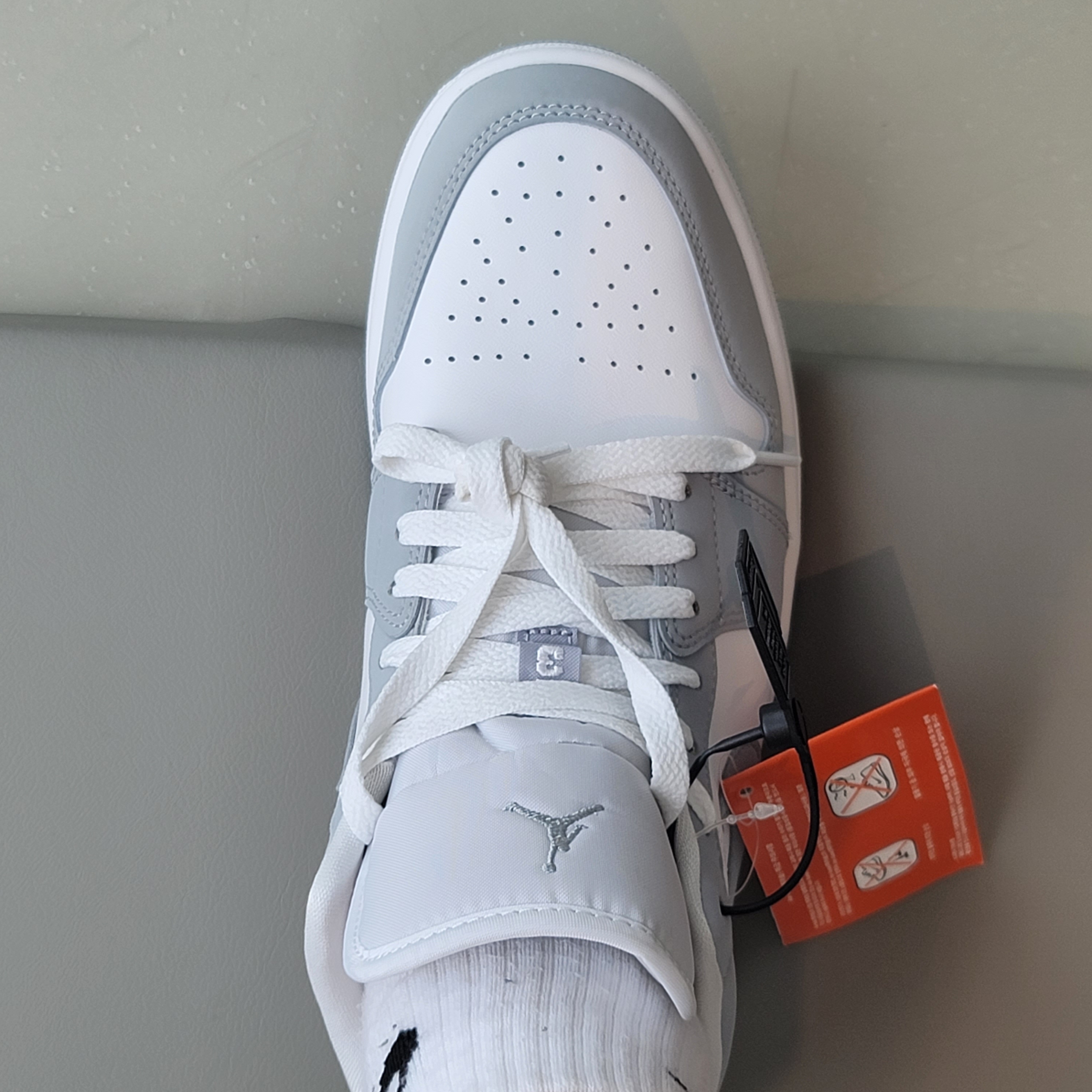 (W) Jordan 1 Low White Wolf Grey 착용 스타일 - 2