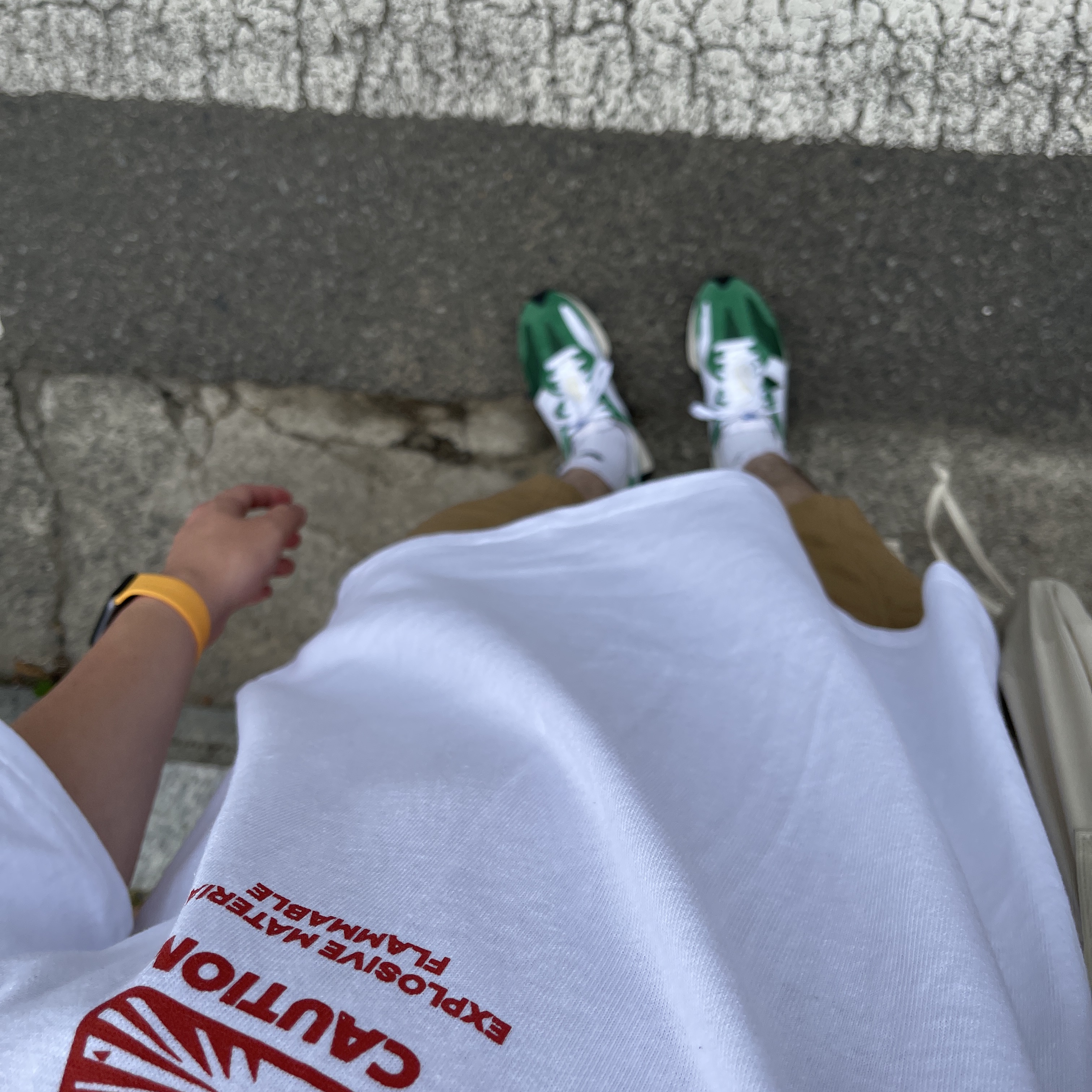 New Balance 327 Varsity Green 착용 스타일