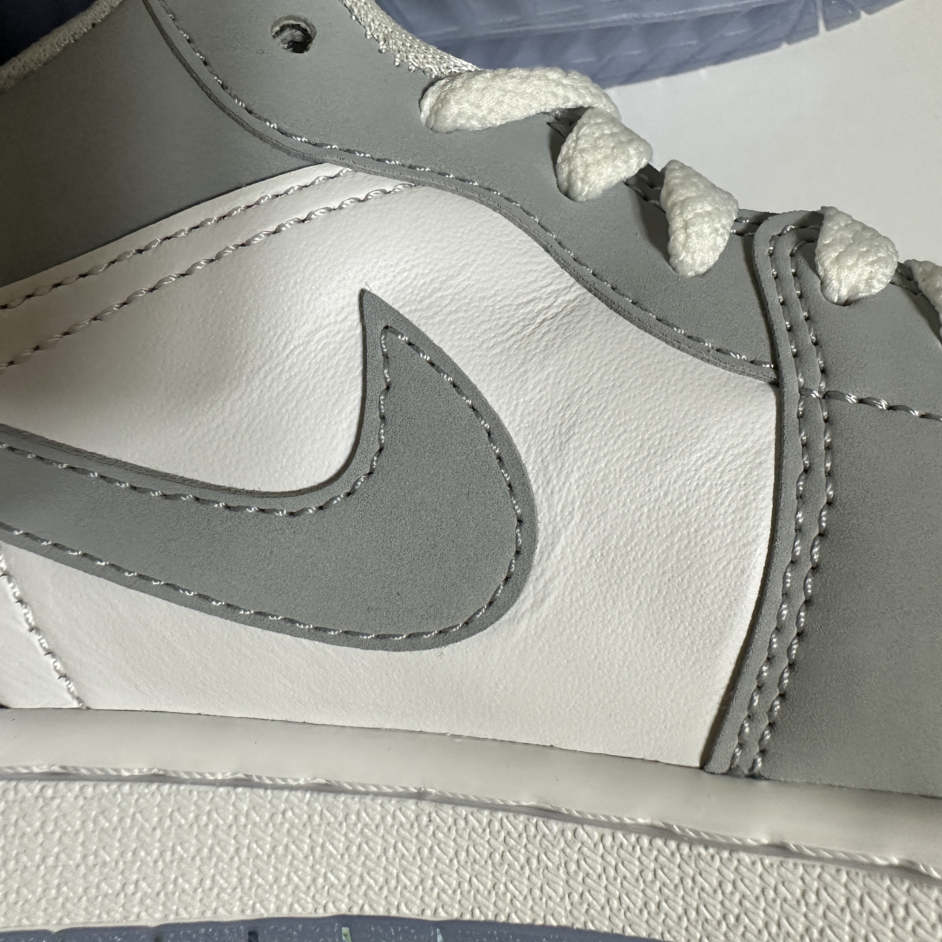 (W) Jordan 1 Low White Wolf Grey 착용 스타일 - 3