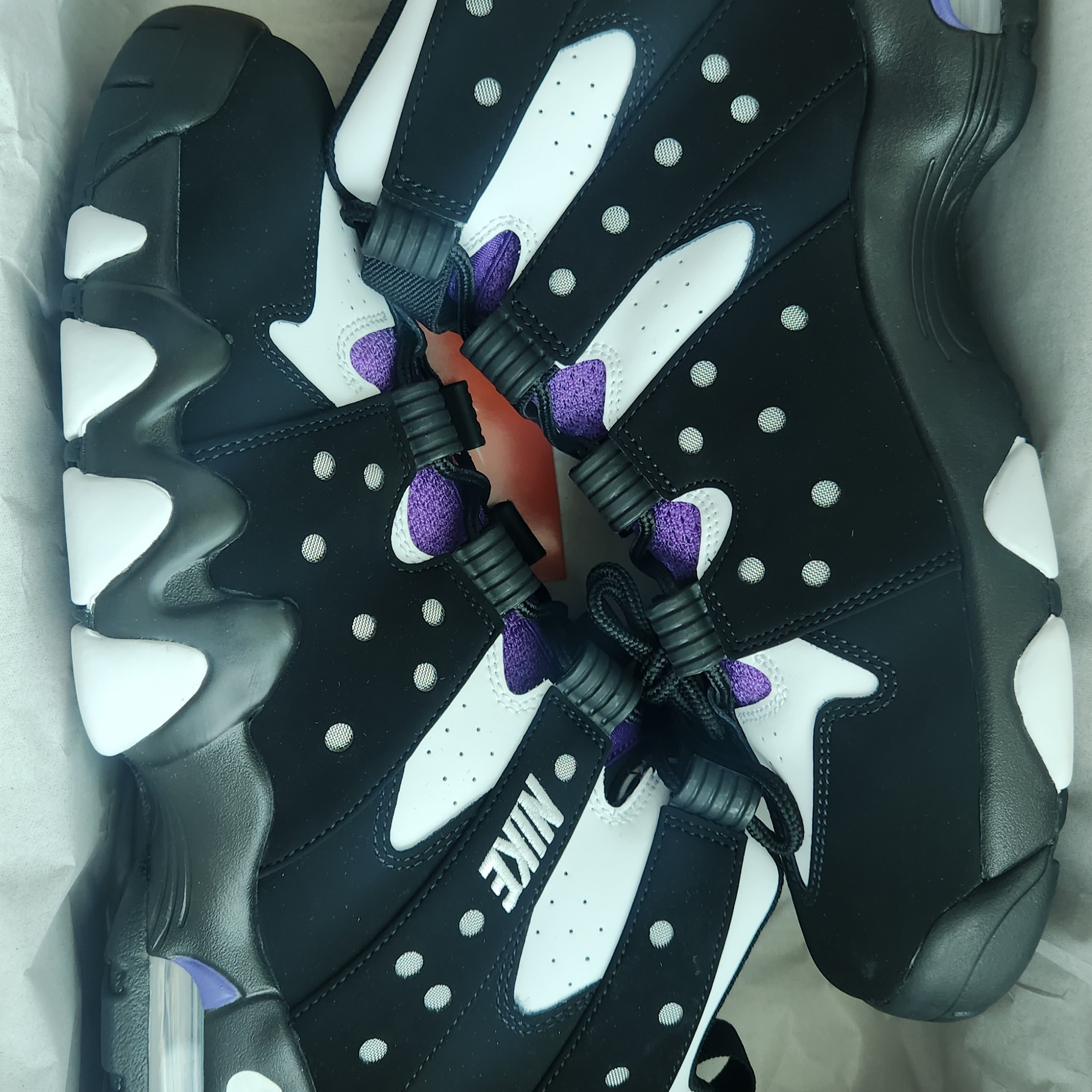 Nike Air Max 2 CB 94 Black and Pure Purple 착용 스타일 - 2