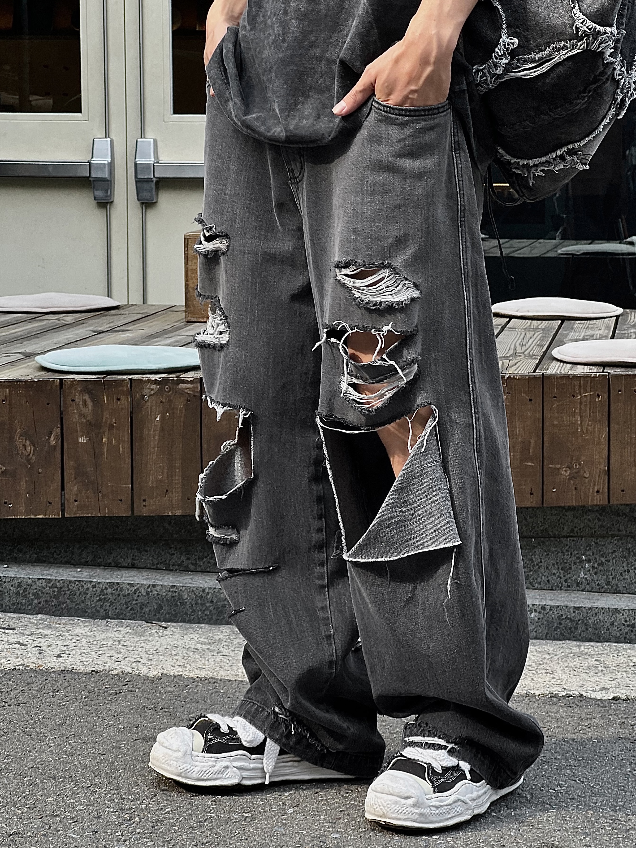 Maison Mihara Yasuhiro Hank OG Sole Canvas Low-top Sneakers Black 착용 스타일 - 4