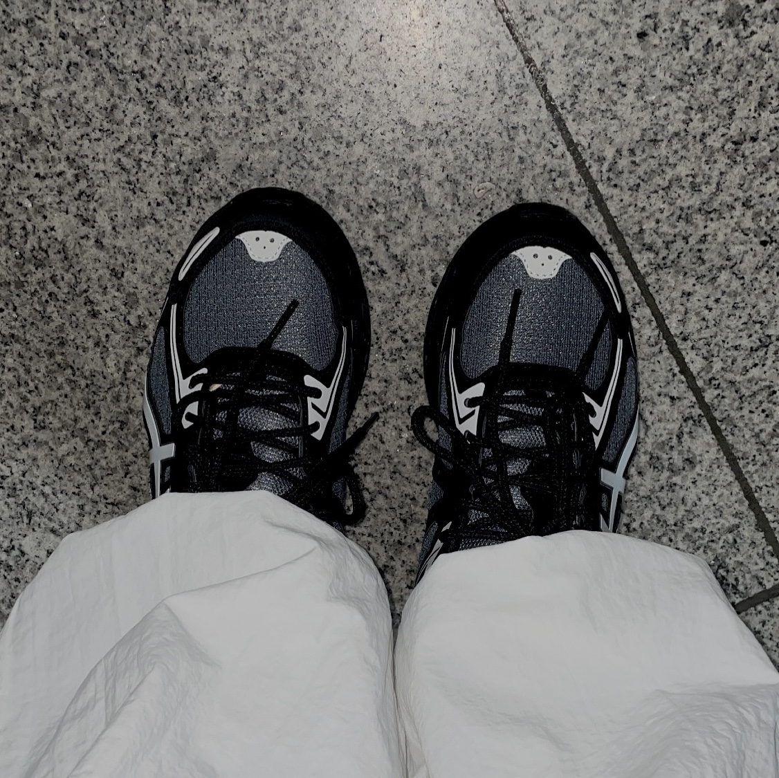 Asics Gel-Venture 6 Carrier Grey 착용 스타일
