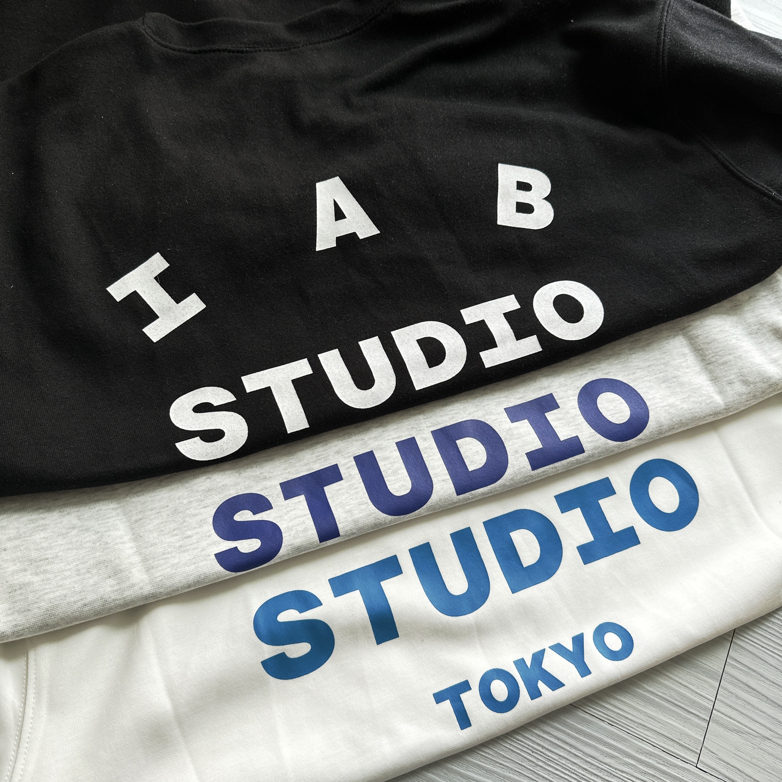 IAB Studio Long Sleeve Light Gray, IAB Studio Tokyo T-Shirt White 착용 스타일